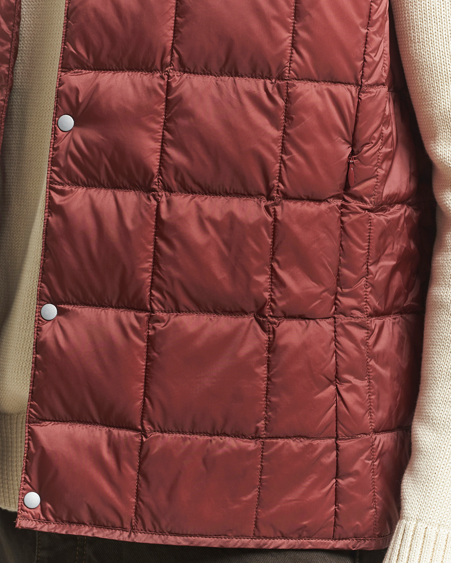 Men | Gilets | TAION | V-Neck Lightweight Down Vest Dark Red