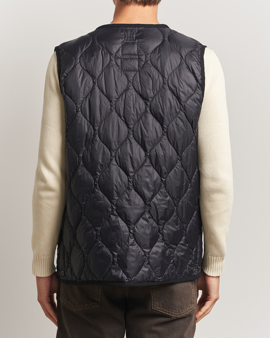 Men | Gilets | TAION | Military Crew Neck Down Vest Black