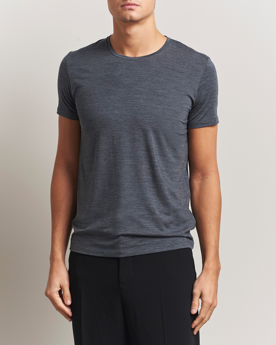 Men | T-Shirts | Falke | Clima Wool Crew Neck T-Shirt Dark Grey Heather