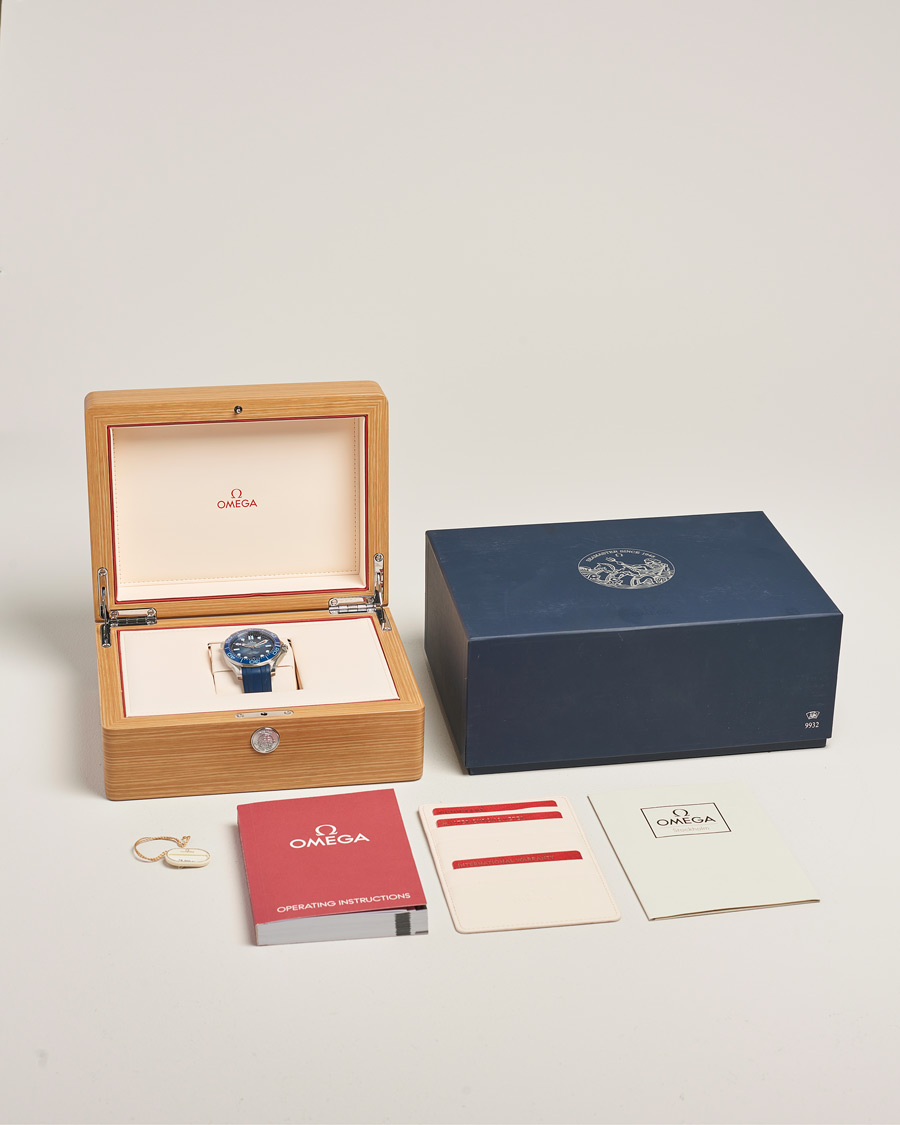 Men | Pre-Owned & Vintage Watches | Omega Pre-Owned | Summer Blue Seamaster Diver 300m 75th