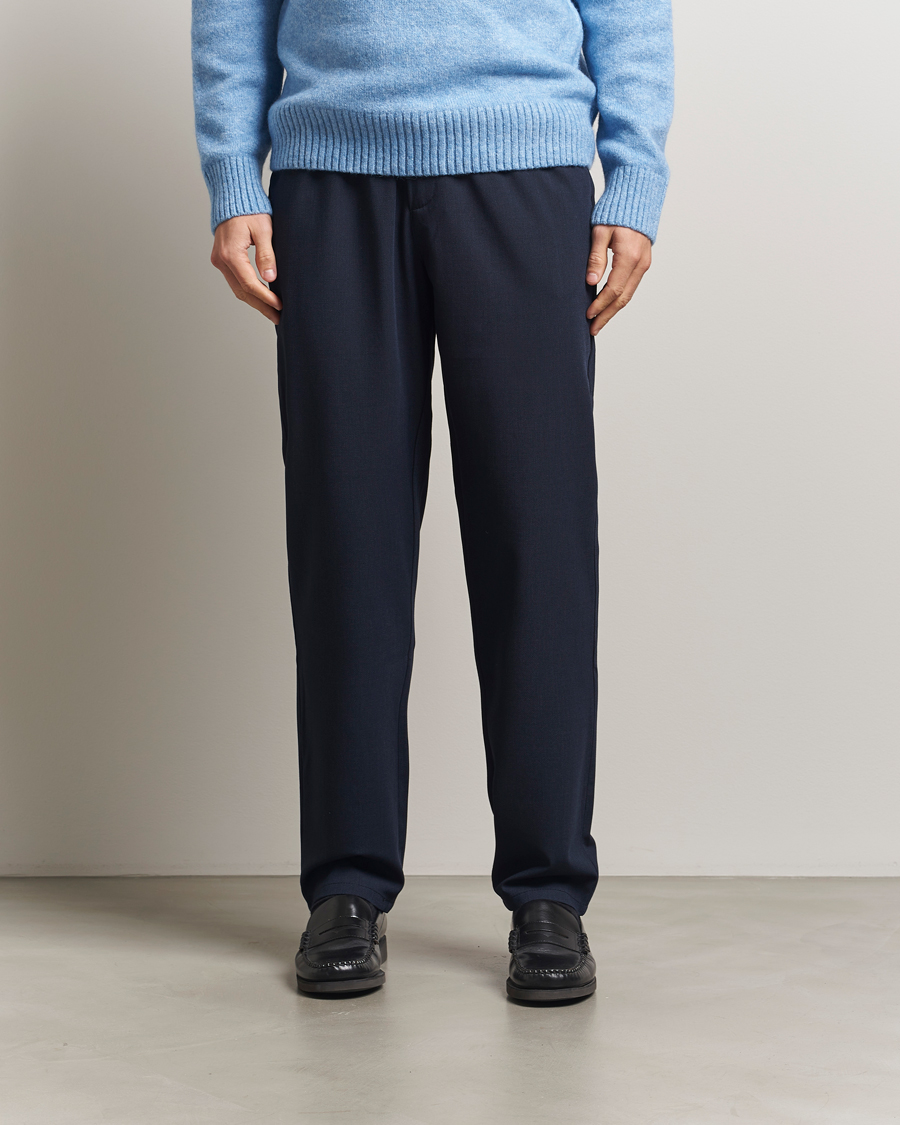 Men | Trousers | LES DEUX | Como Tapered Textured Pants Dark Navy Blue