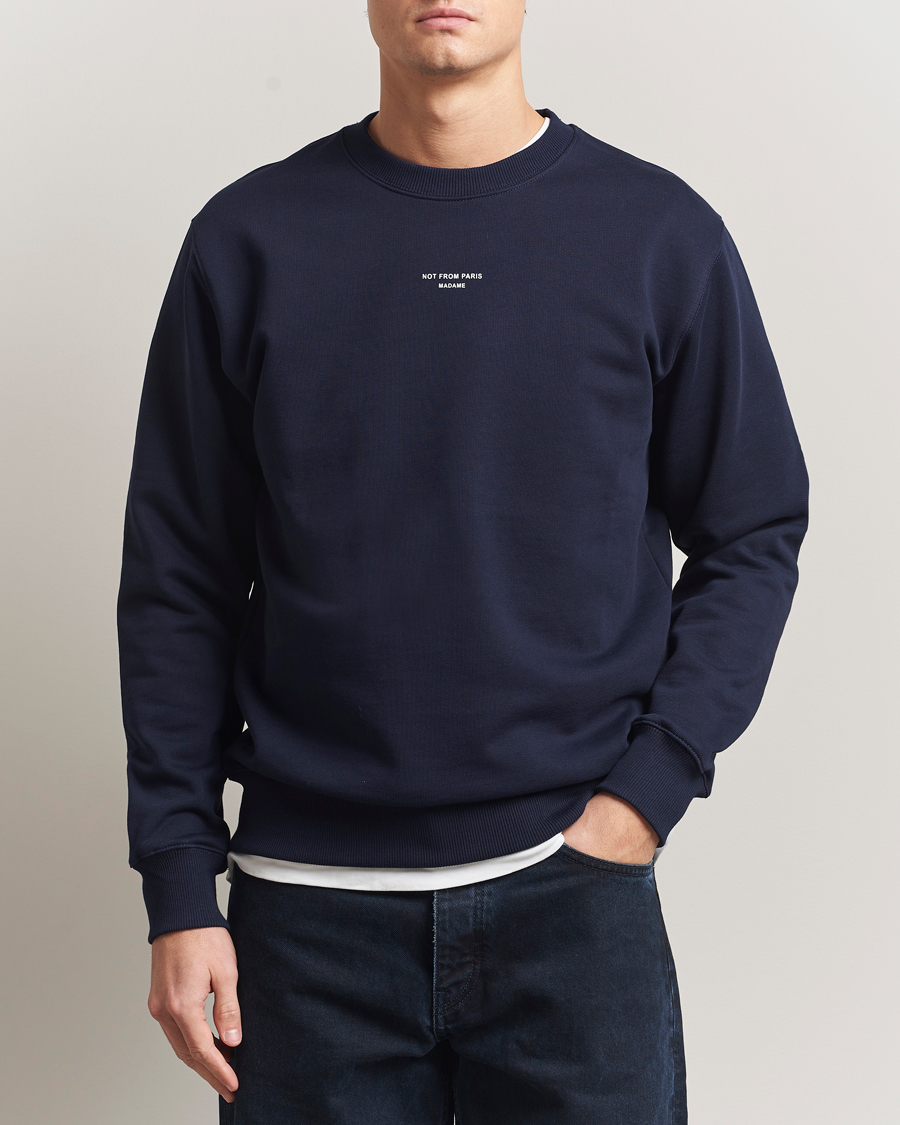 Men | Sweaters & Knitwear | Drôle de Monsieur | Classic Slogan Sweatshirt Navy