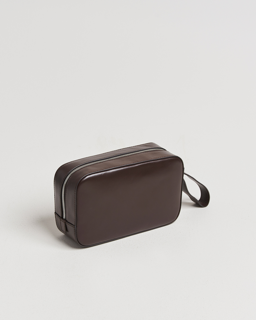 Men | Bags | Tiger of Sweden | Balnea Smooth Leather Washbag Dark Brown