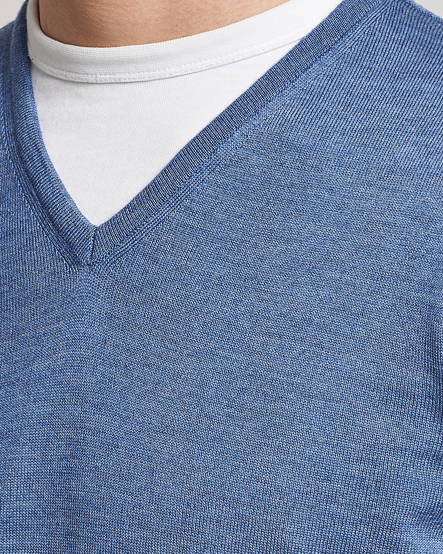 Men | Sweaters & Knitwear | Stenströms | Merino Patch V-Neck Light Blue/Blue