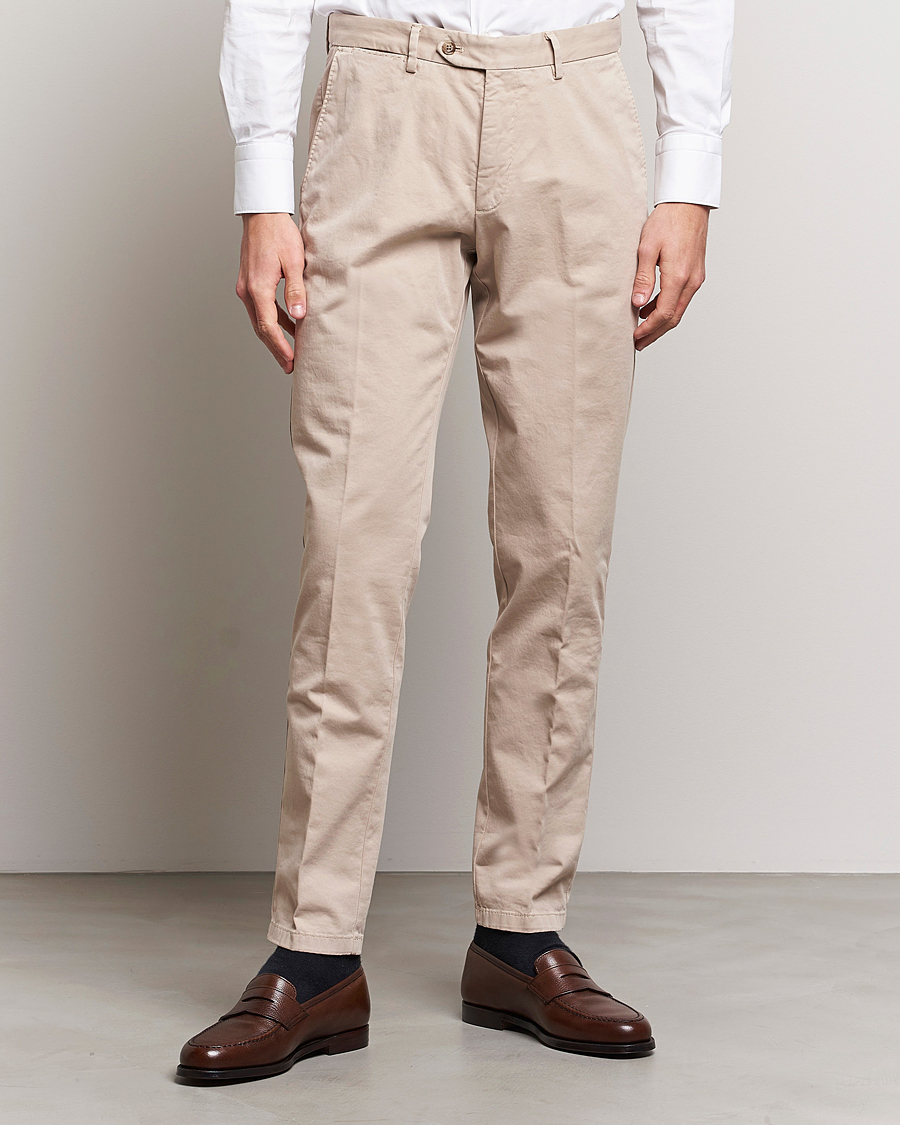 Men | Trousers | Oscar Jacobson | Danwick Cotton Trousers Beige