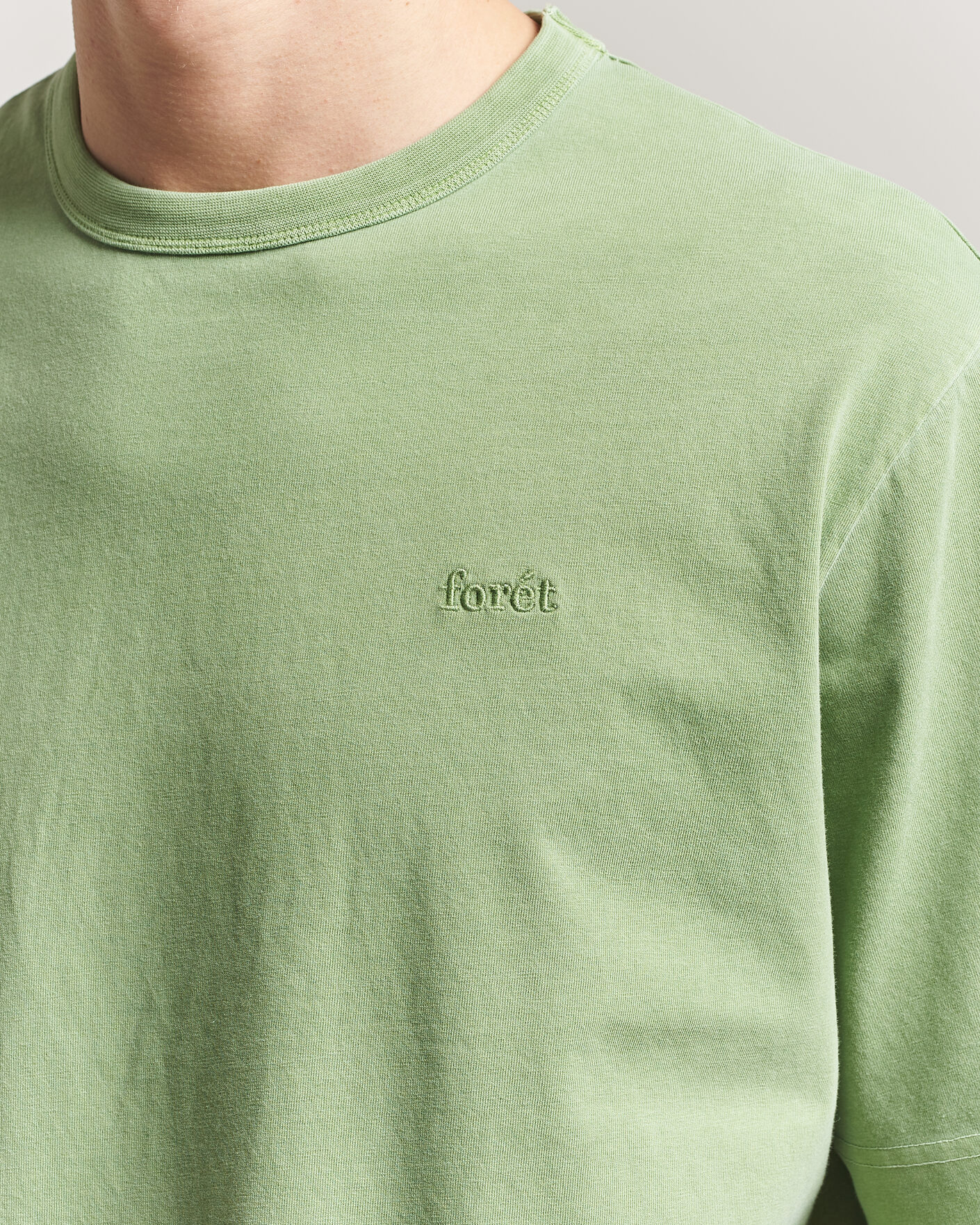Men | T-Shirts | Forét | Park Loose Fit T-Shirt Vibrant Moss