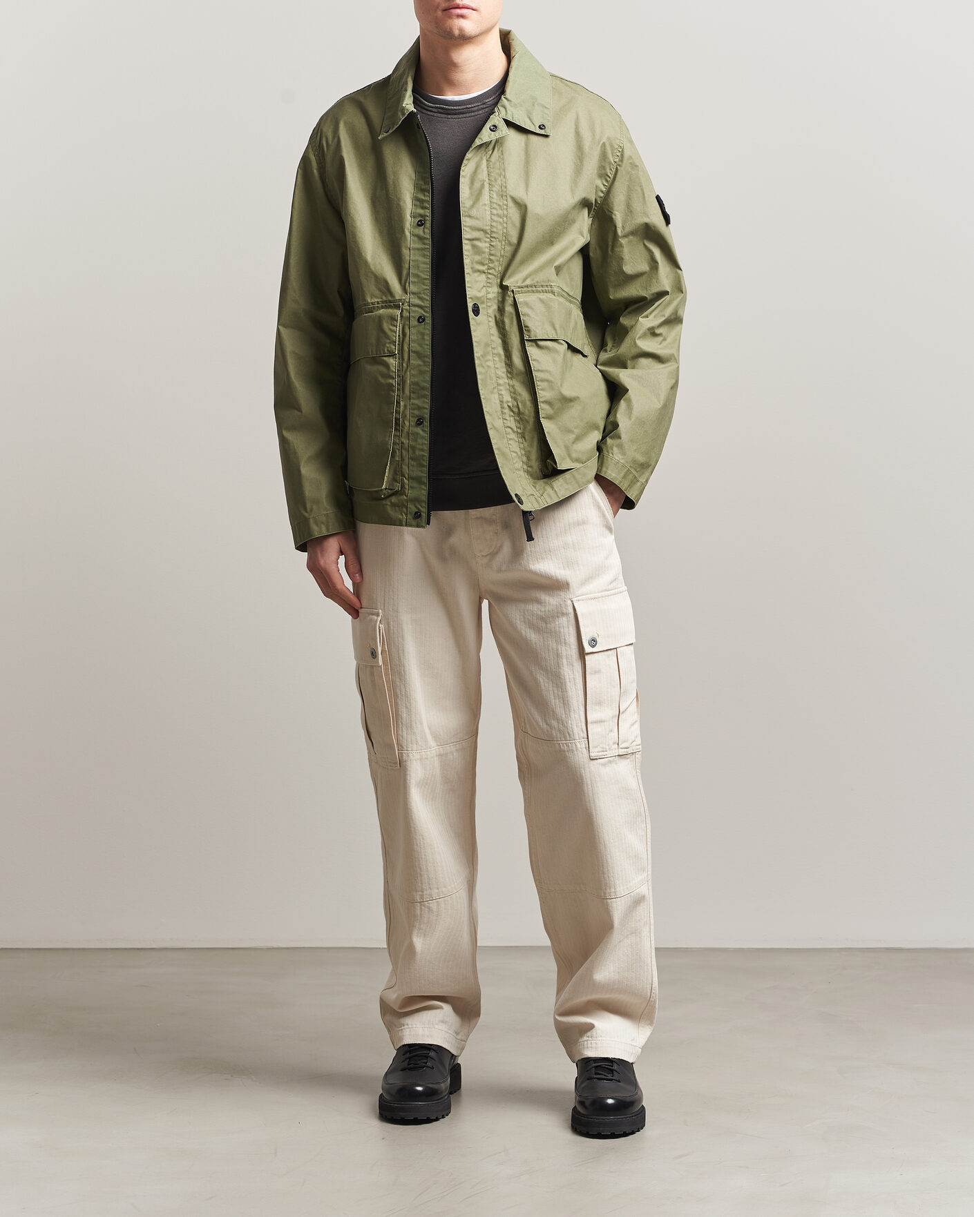 Men | Coats & Jackets | Stone Island | Waxed Pigment Cotton Tela Coach Jacket Military Green