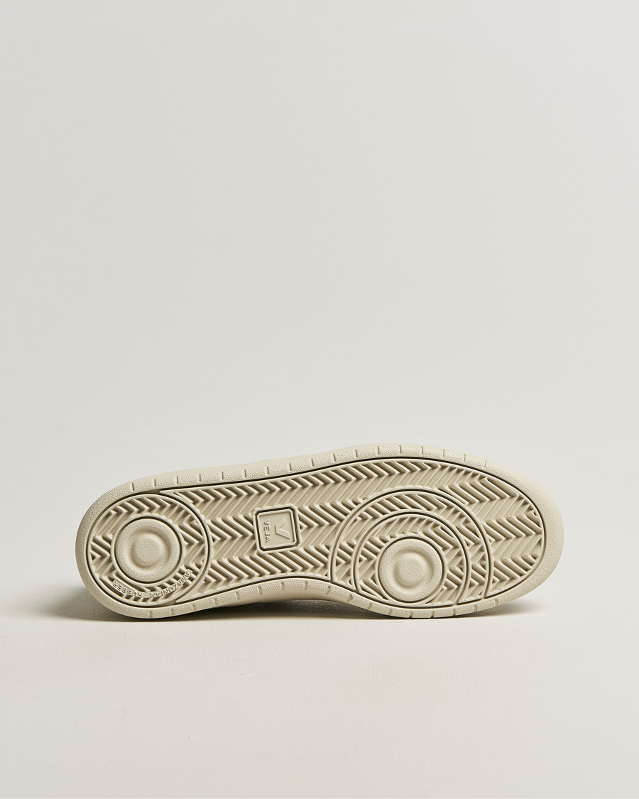 Men | Sneakers | Veja | V-90 Sneaker White/Taupe