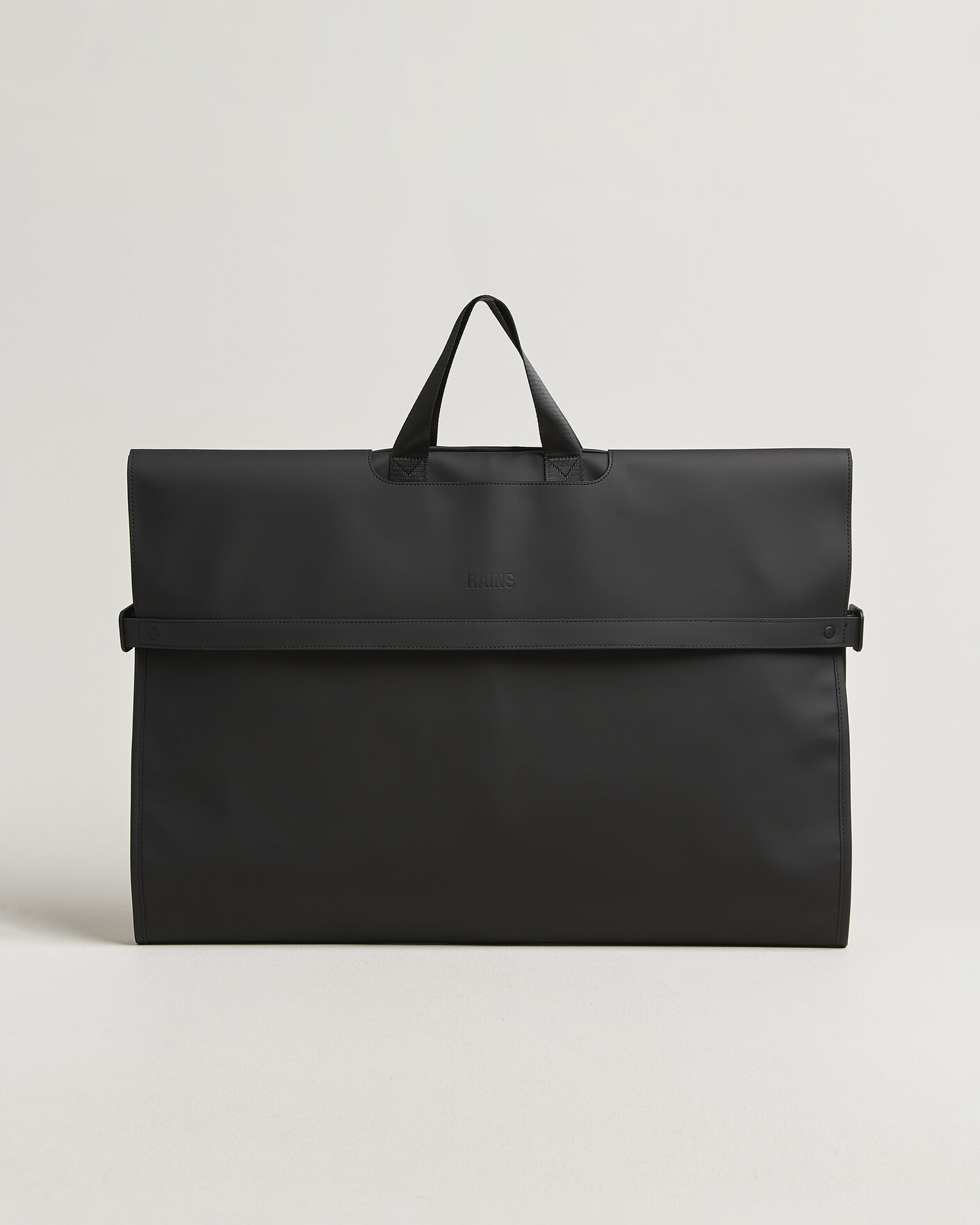 Men | RAINS OTG Suit Bag Black | RAINS | OTG Suit Bag Black