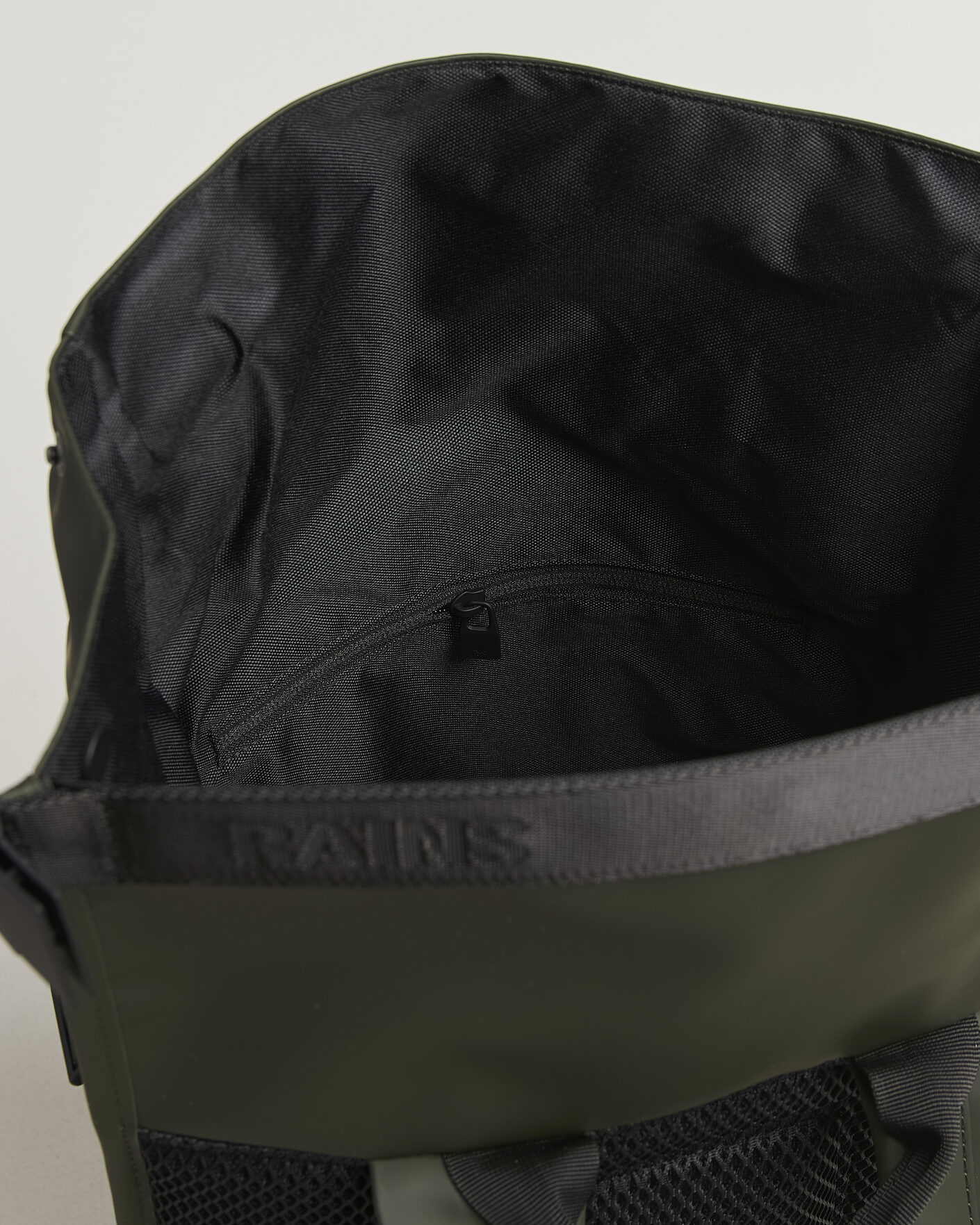 Men | Bags | RAINS | Trail Mountaineer Rolltop Backpack Green