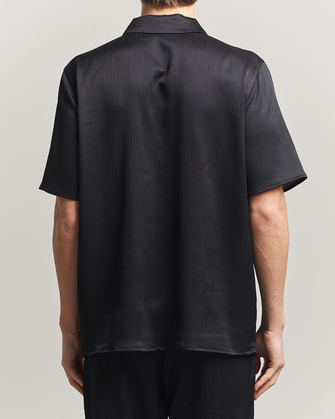 Men | Shirts | LES DEUX | Hector Plissé Short Sleeve Shirt Black