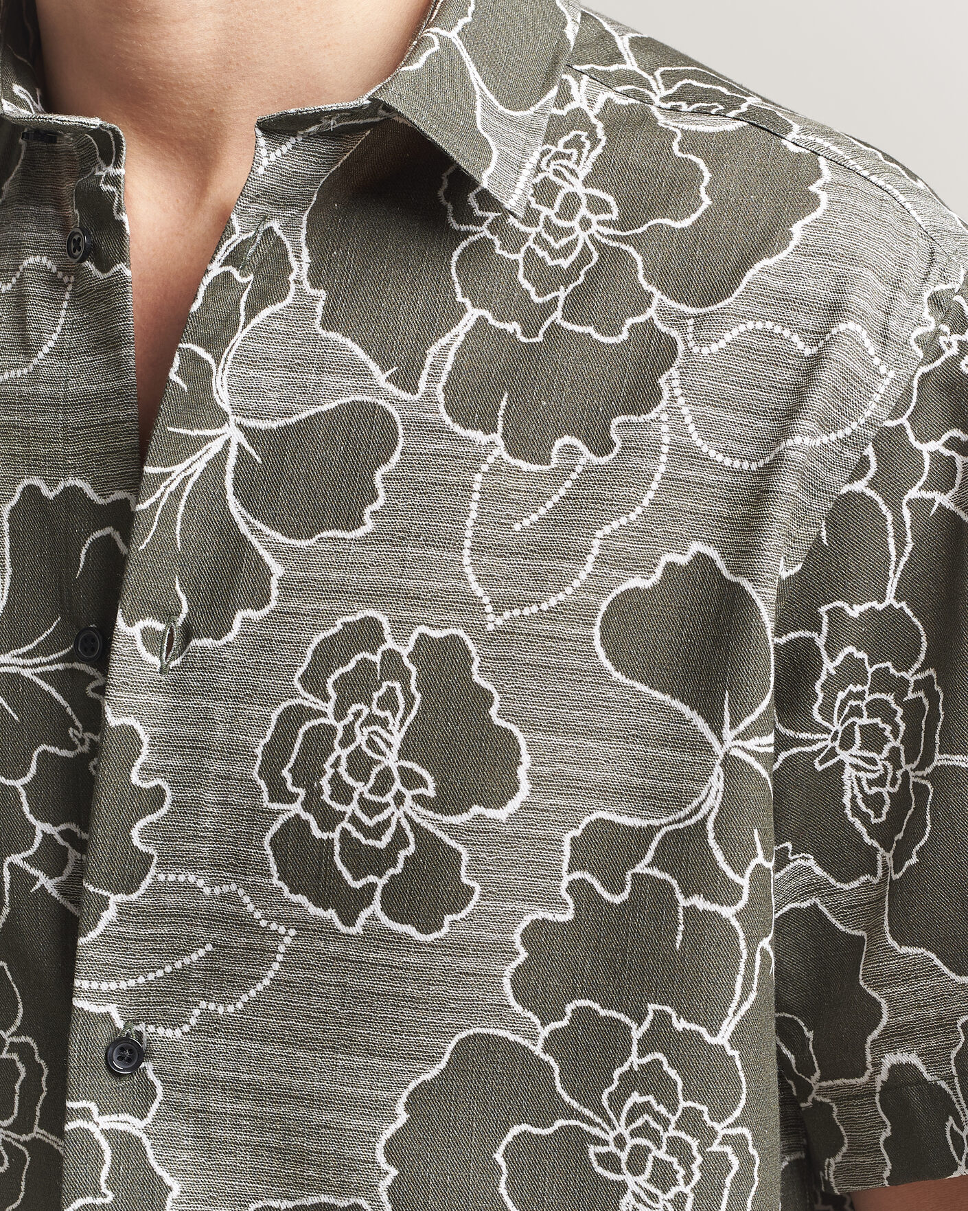 Men | Shirts | LES DEUX | Charlie Poppy AOP Short Sleeve Shirt Olive Night