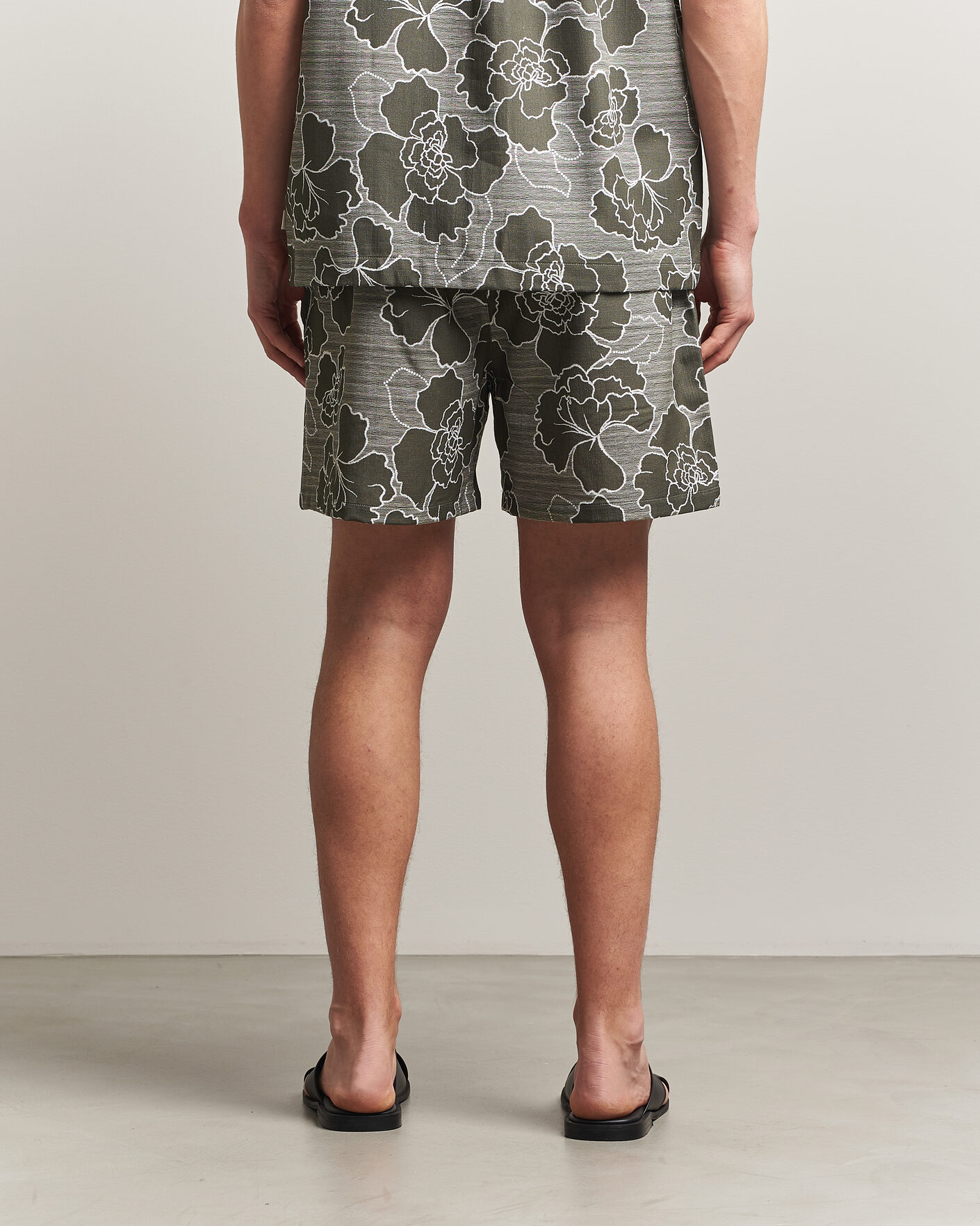 Men | Shorts | LES DEUX | Charlie Poppy AOP Shorts Olive Night