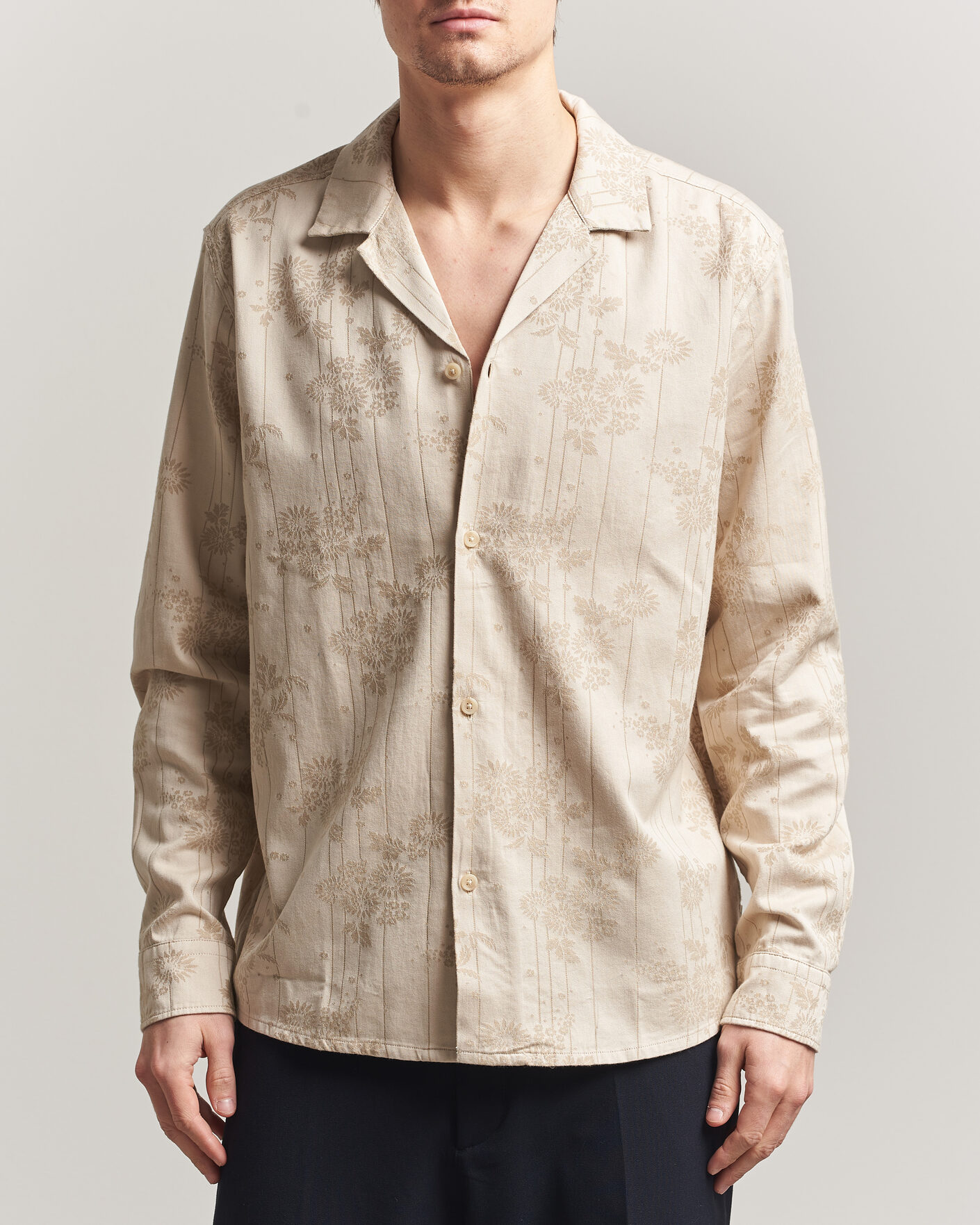 Les Deux Jasper Flower Jaquard Shirt Oyster Grey/White at