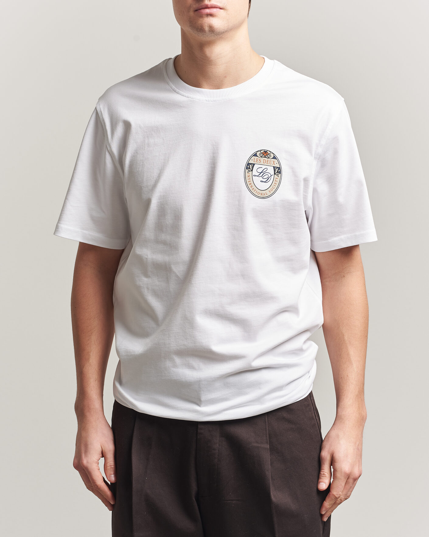 Men | T-Shirts | LES DEUX | Brday Emblem T-Shirt White
