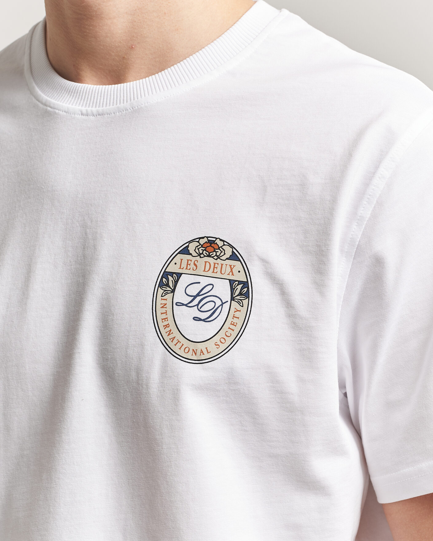 Men | T-Shirts | LES DEUX | Brday Emblem T-Shirt White