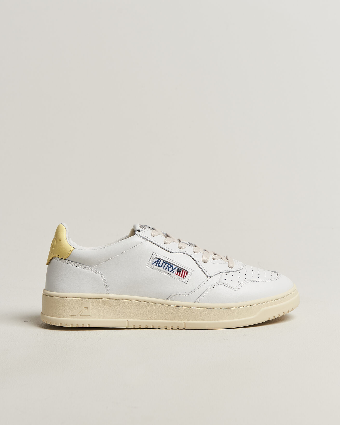 Men | Sneakers | Autry | Medalist Low Sneaker White/Lemon Meringue