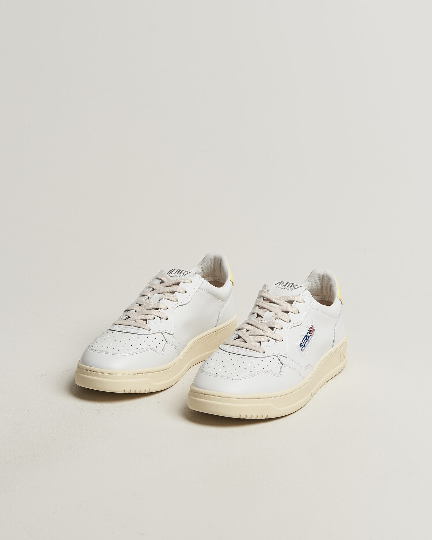 Men | Sneakers | Autry | Medalist Low Sneaker White/Lemon Meringue
