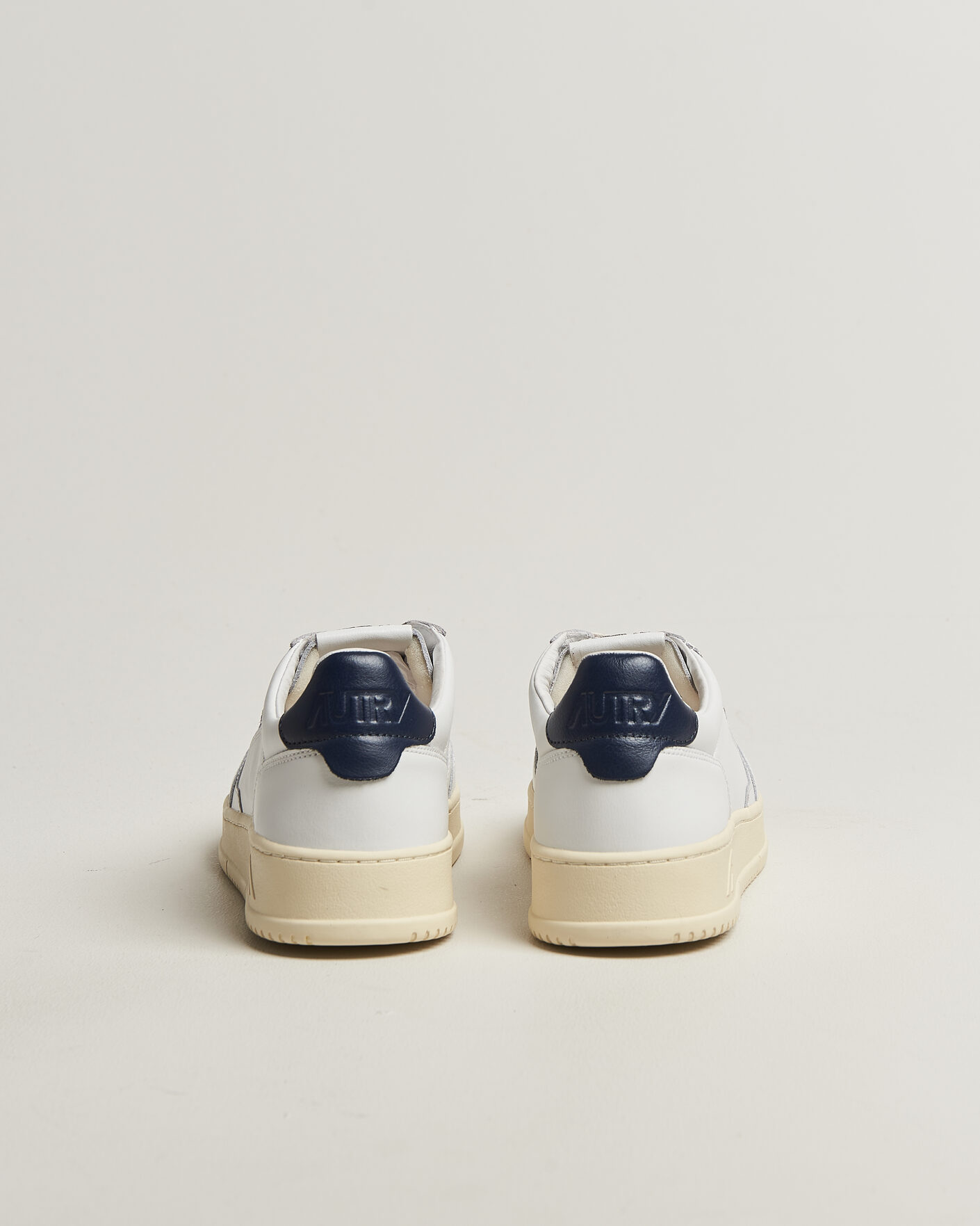 Men | Sneakers | Autry | Medalist Low Sneaker White/Space