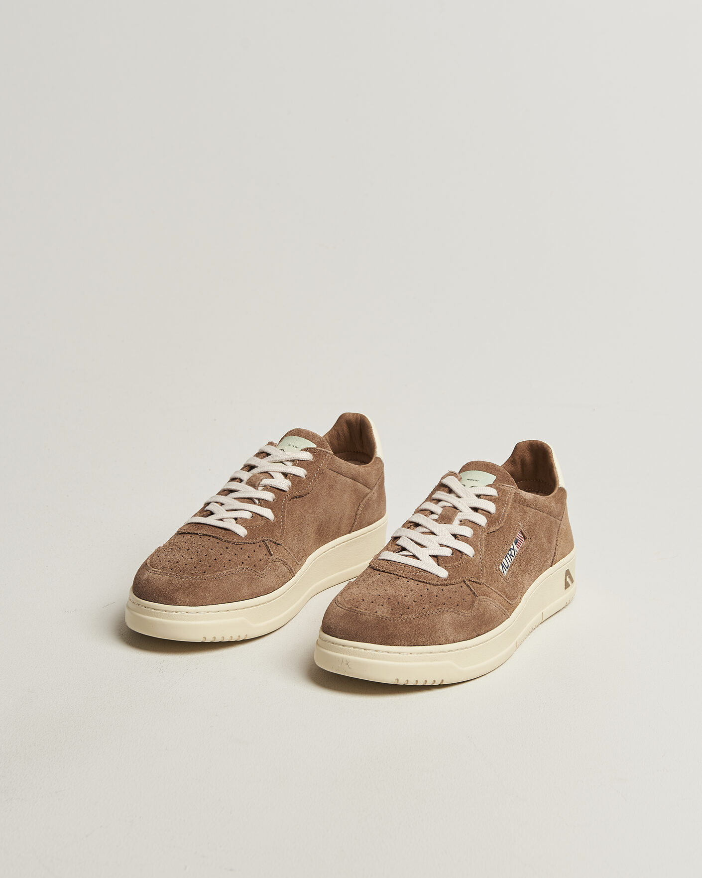 Men | Sneakers | Autry | Medalist Low Sneaker Cigar/White