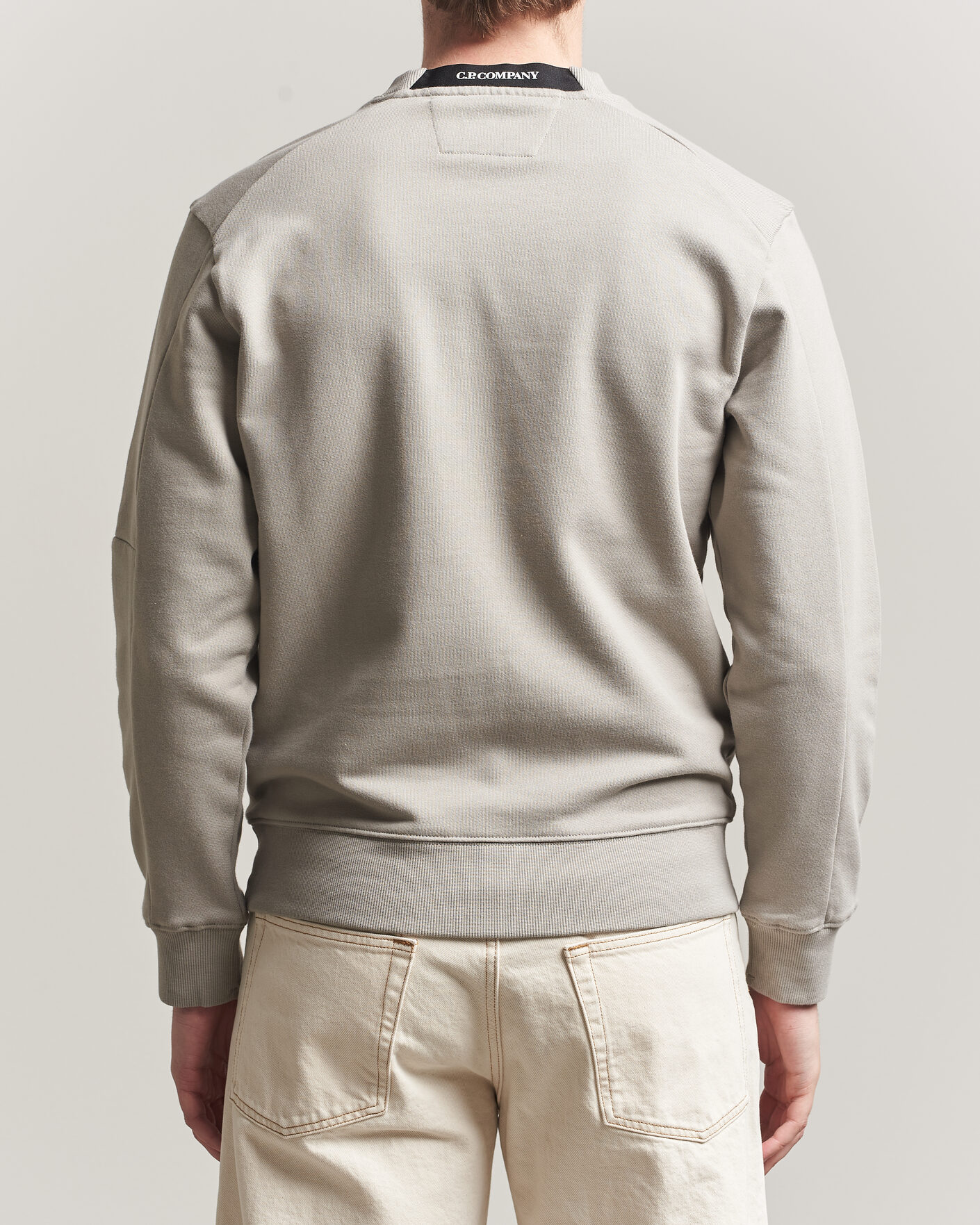 Men | Sweaters & Knitwear | C.P. Company | Diagonal Raised Fleece Lens Sweatshirt Light Grey