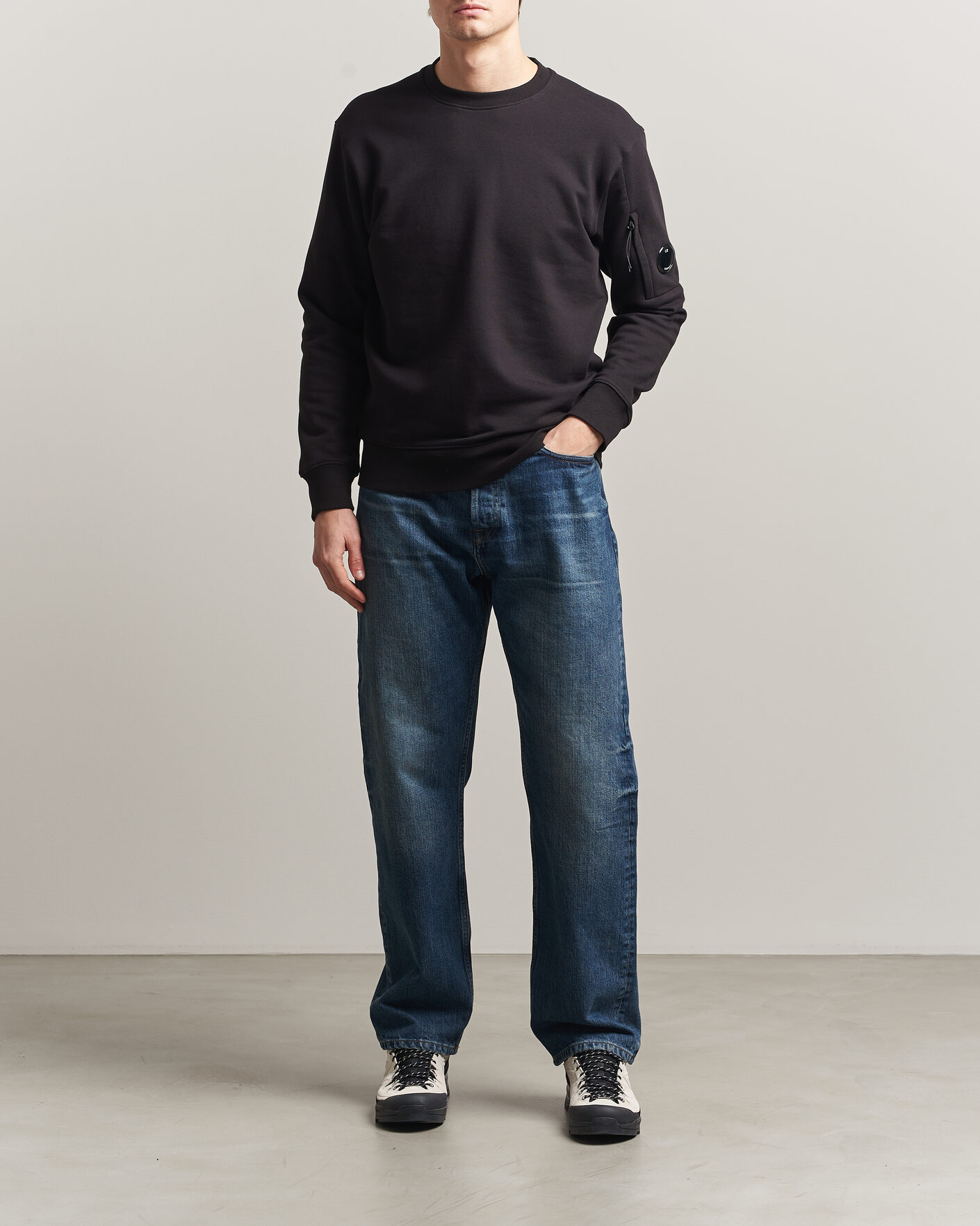 Men | Sweaters & Knitwear | C.P. Company | Diagonal Raised Fleece Lens Sweatshirt Black