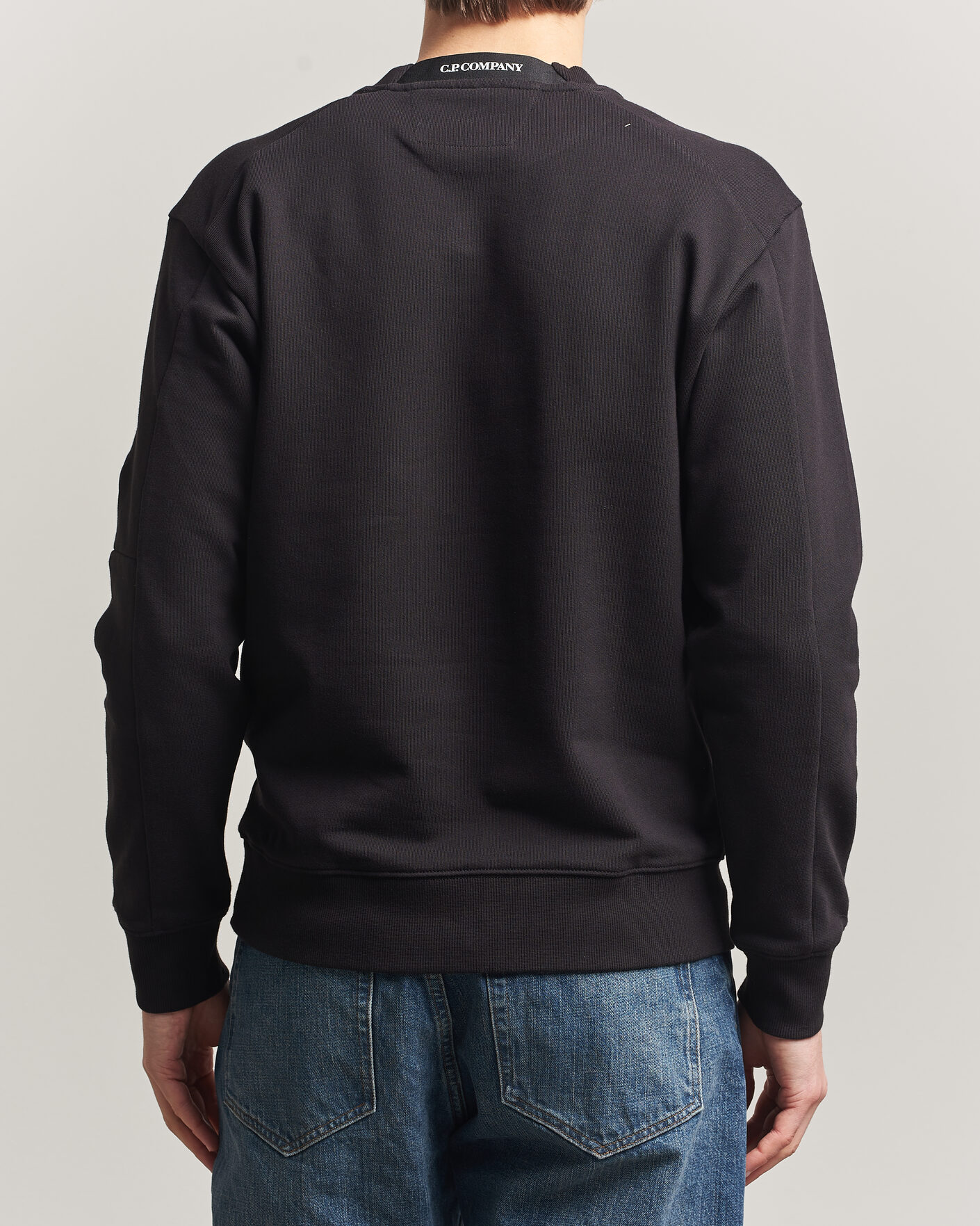 Men | Sweaters & Knitwear | C.P. Company | Diagonal Raised Fleece Lens Sweatshirt Black