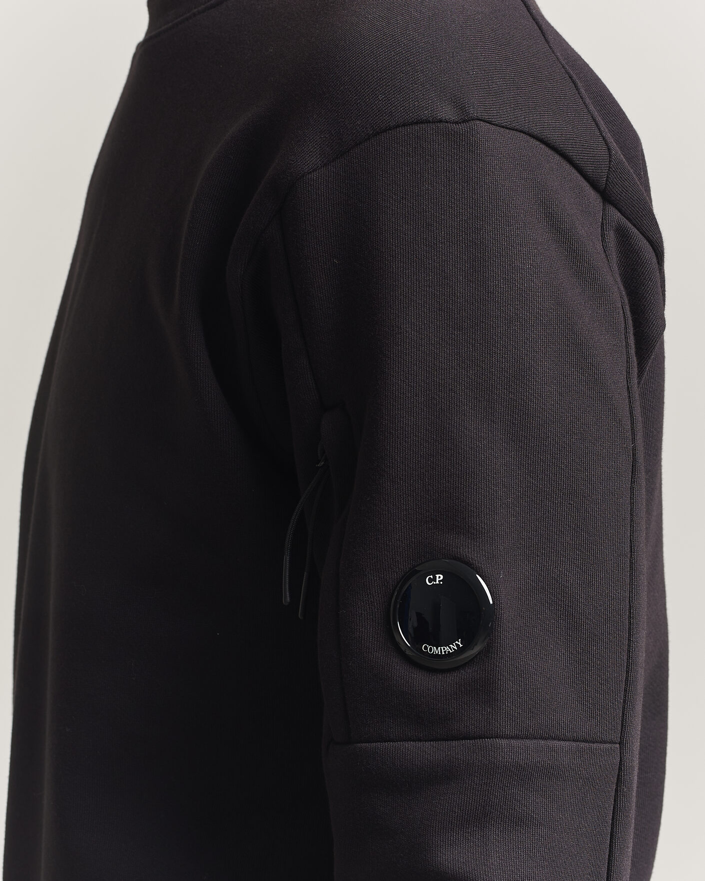 Men | Sweaters & Knitwear | C.P. Company | Diagonal Raised Fleece Lens Sweatshirt Black