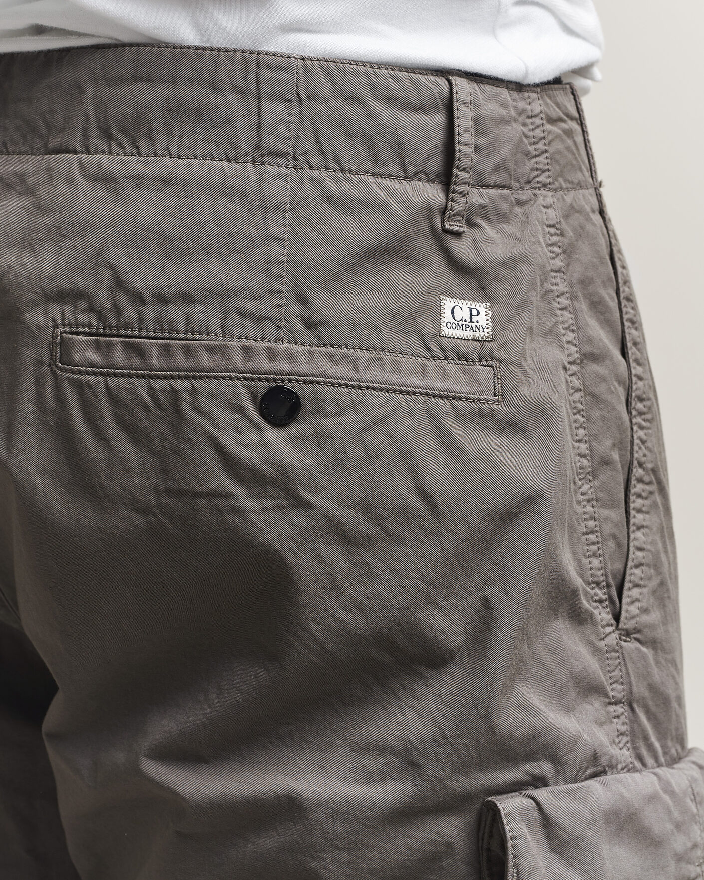 Men | Shorts | C.P. Company | Cotton Gabardine Cargo Shorts Washed Black