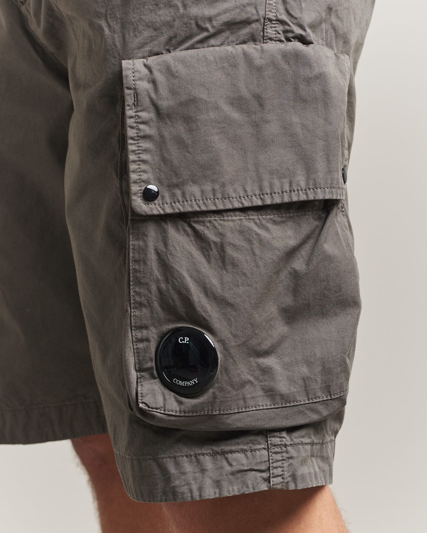 Men | Shorts | C.P. Company | Cotton Gabardine Cargo Shorts Washed Black