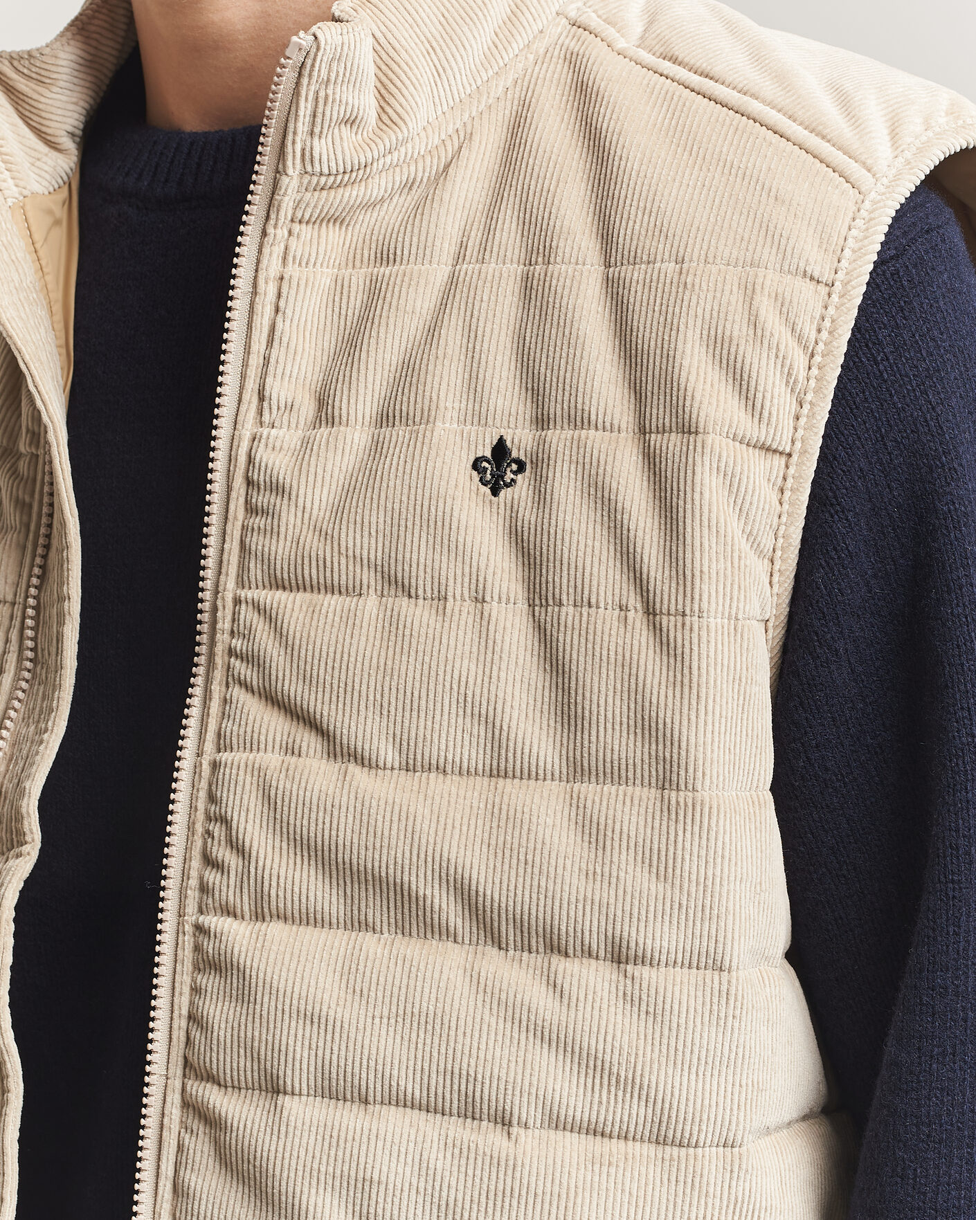 Men | Gilets | Morris | Teddy Quilted Corduroy Vest Khaki