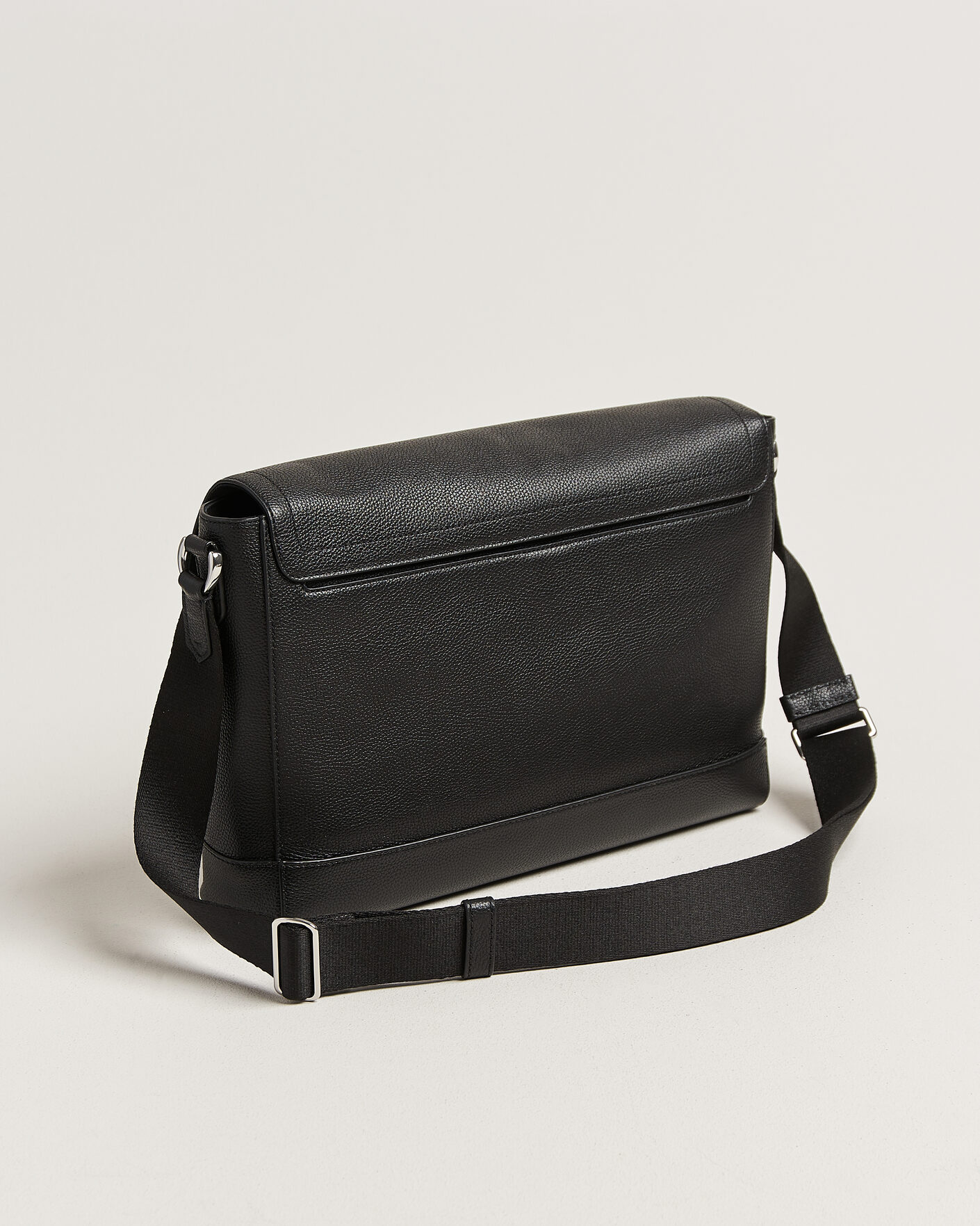 Polo Ralph Lauren Pebble Leather Messenger Bag Black at CareOfCarl.com