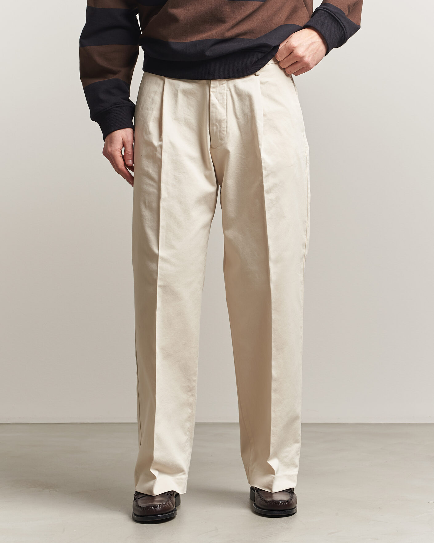 Men | Trousers | NN07 | Kay Cotton Pleated Trousers Ivory