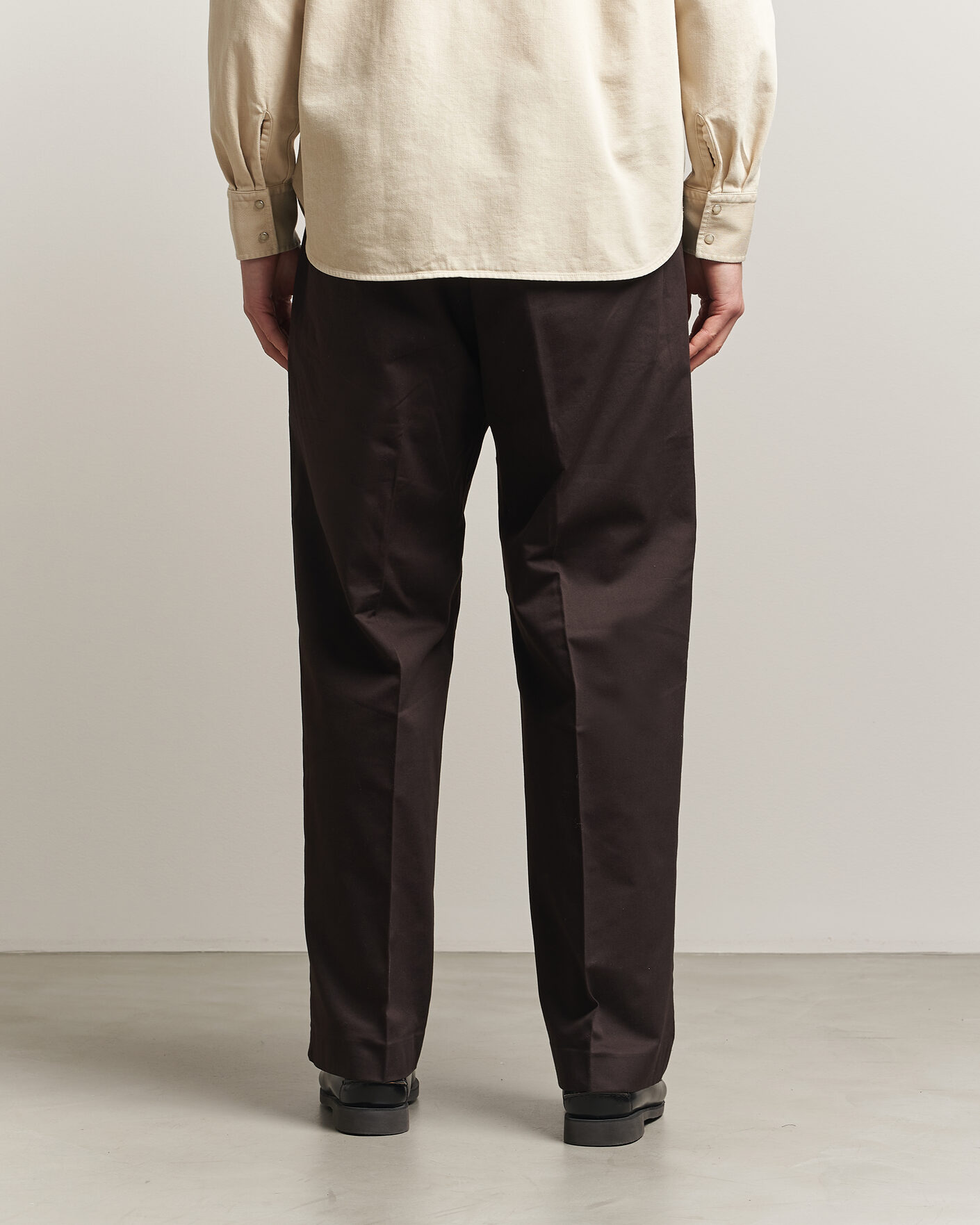 Men | Trousers | NN07 | Kay Cotton Pleated Trousers Deep Truffle