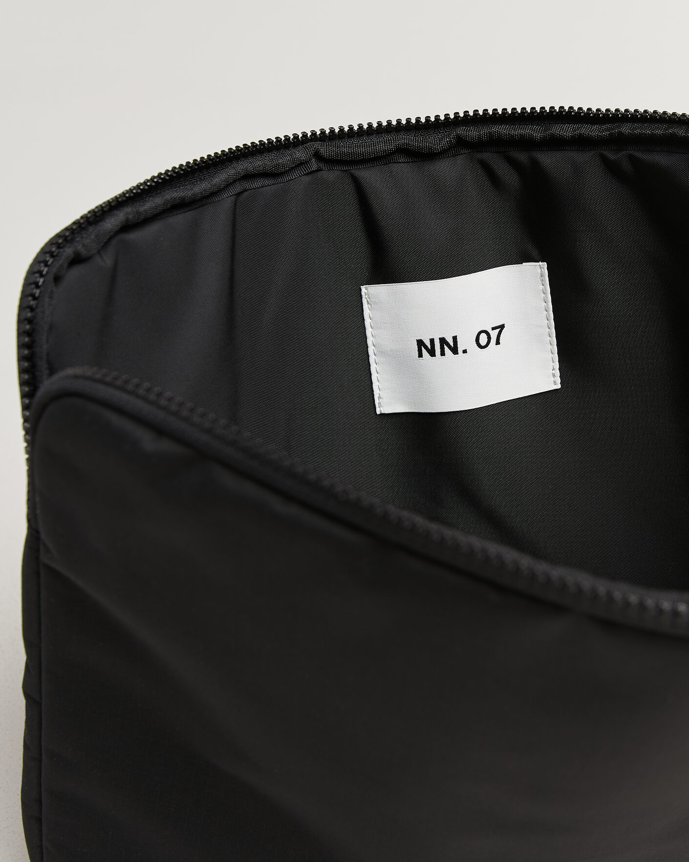Men | Bags | NN07 | Nylon Ripstop Computer Sleeve Black