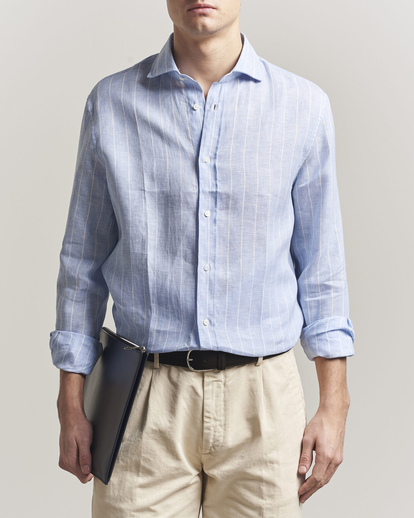BRUNELLO CUCINELLI 長袖シャツ ライトブルー Brunello Cucinelli Easy Fit Linen Shirt Light Blue Stripe at