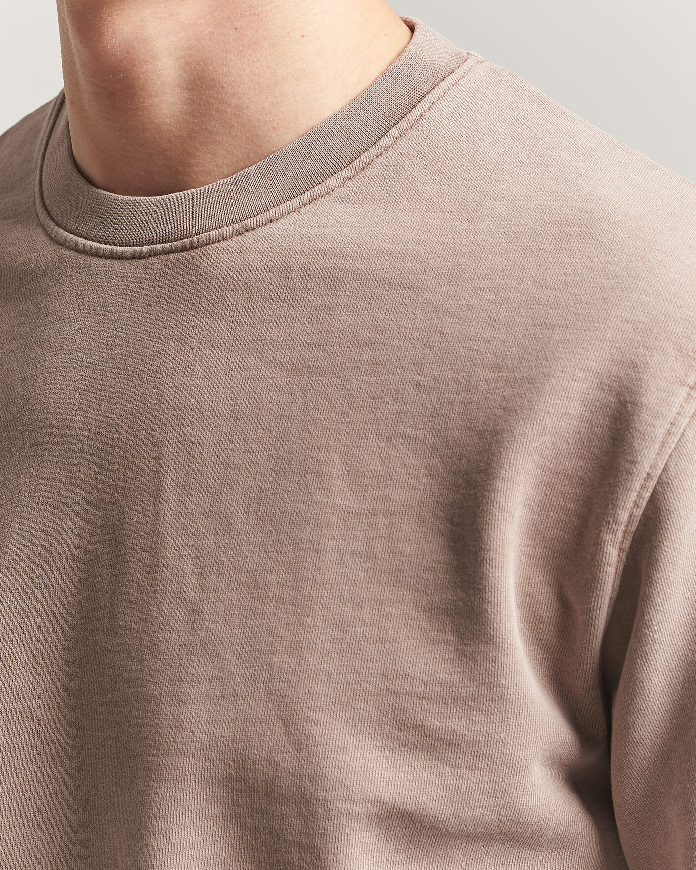 Men | Sweaters & Knitwear | Colorful Standard | Classic Organic Crew Neck Sweat Faded Khaki