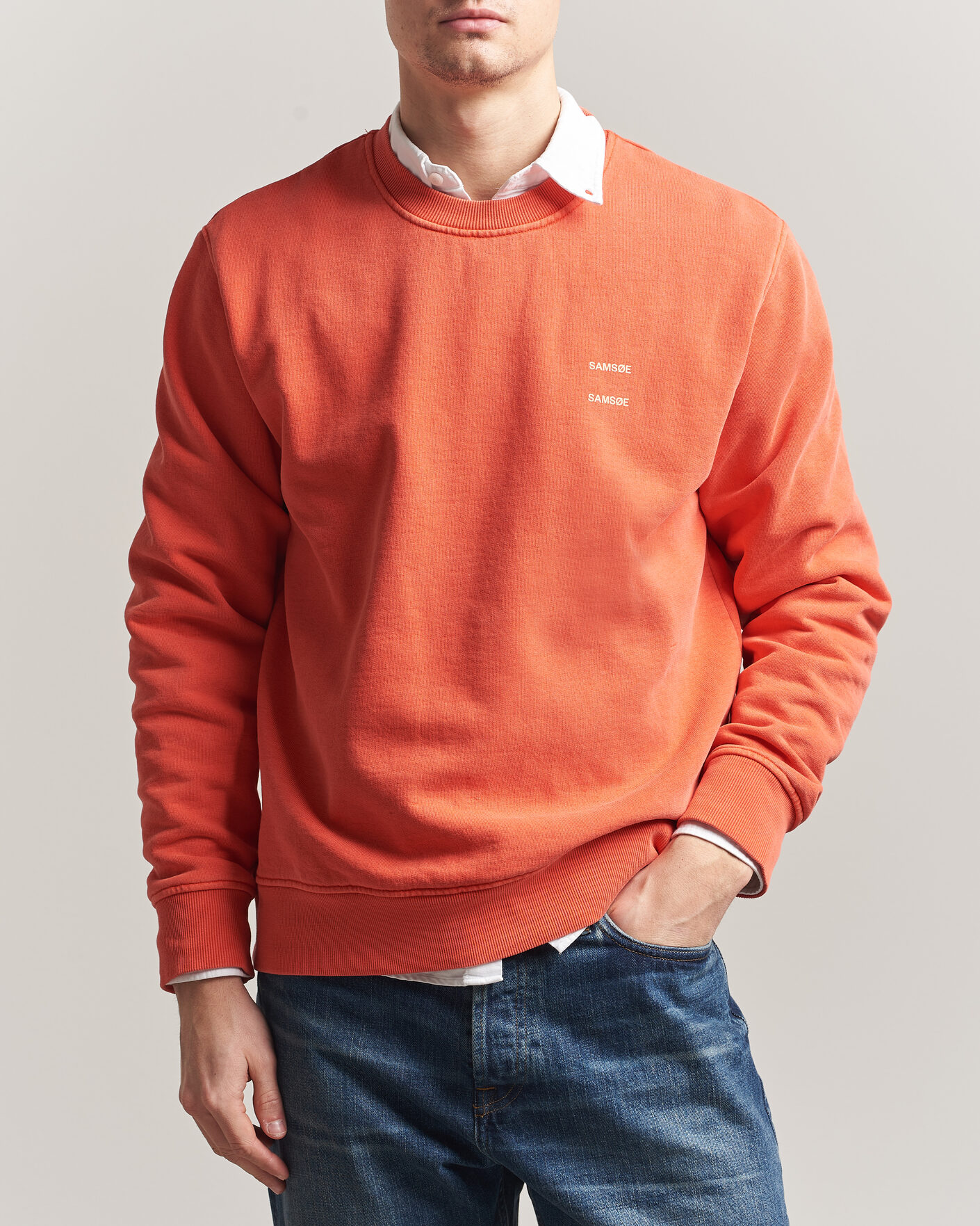 Men | Sweaters & Knitwear | Samsøe Samsøe | Joel Washed Organic Cotton Sweatshirt Aurora Red