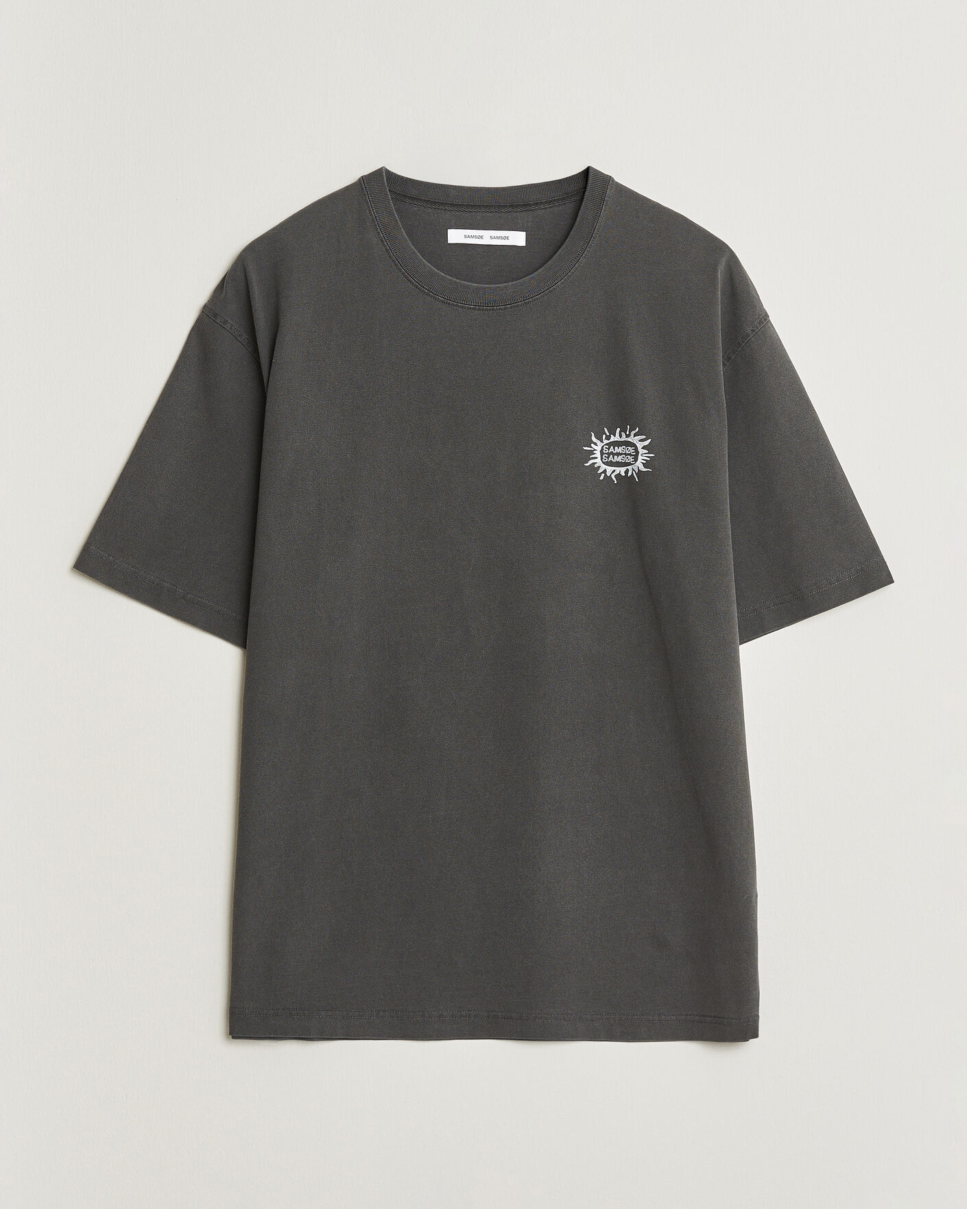 Men | T-Shirts | Samsøe Samsøe | Gergei Printed Crew Neck T-Shirt Washed Black