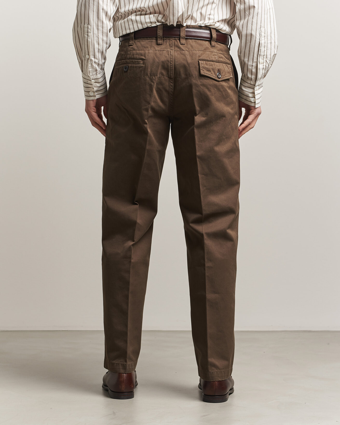 Men | Trousers | Drake's | Peached Flat Front Cotton Chino Brown