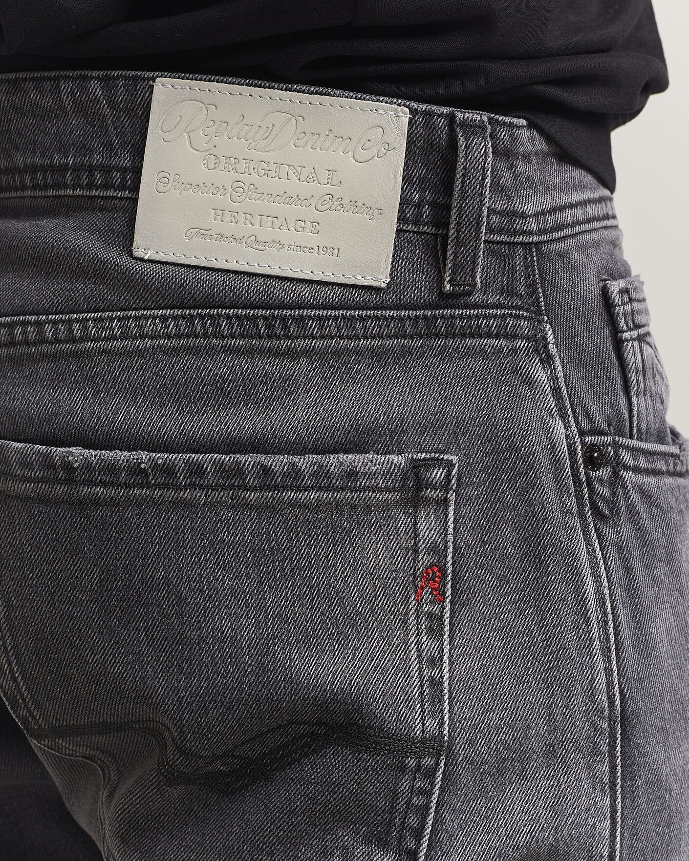 Men | Trousers | Replay | Rocco Comfort Fit Original Jeans Washed Black