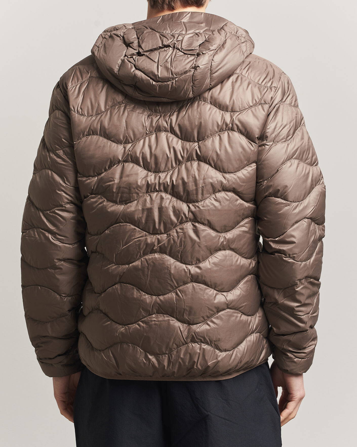 Men | Coats & Jackets | Peak Performance | Helium Down Hooded Jacket Terrian Tan