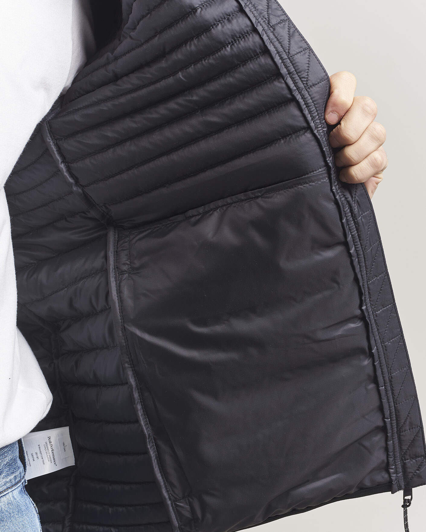 Men | Coats & Jackets | Peak Performance | Monolight Insulated Hooded Jacket Black