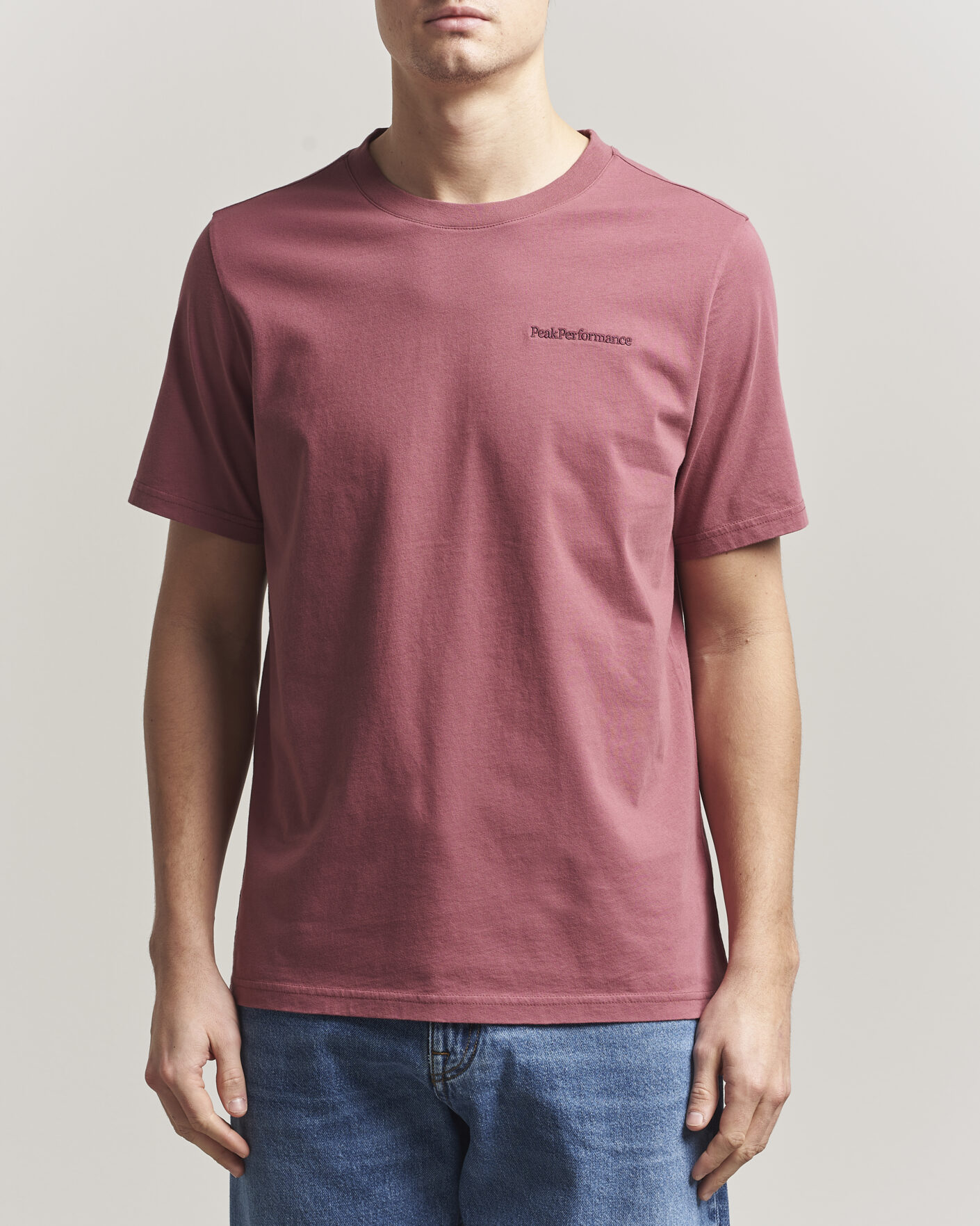 Men | T-Shirts | Peak Performance | Original Crew Neck T-Shirt Wild Rouge