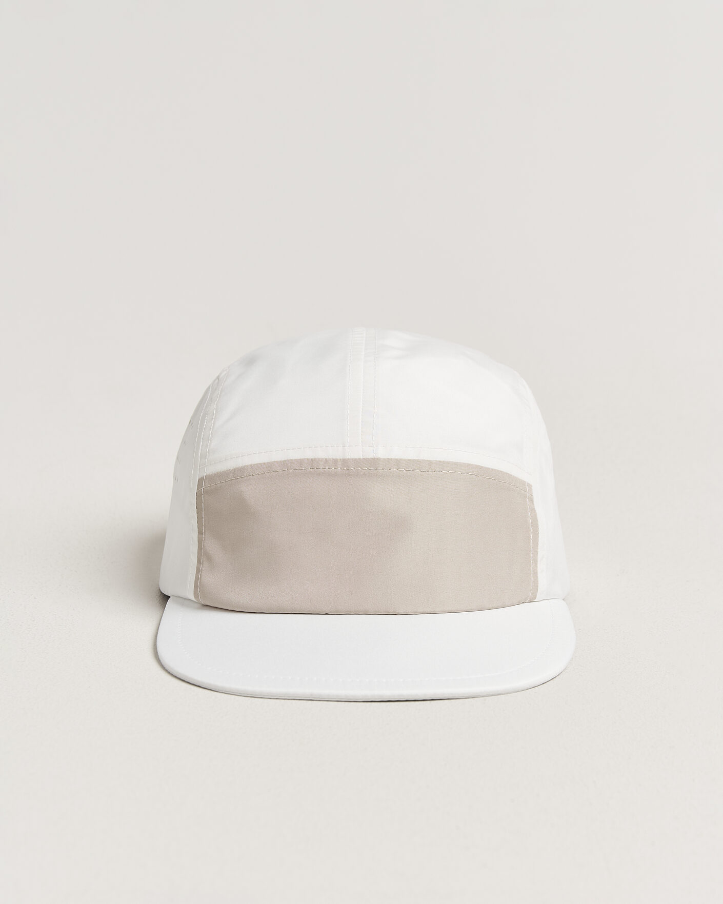 Men | Hats & Caps | Peak Performance | Lightweight Cap White/Sand Fog