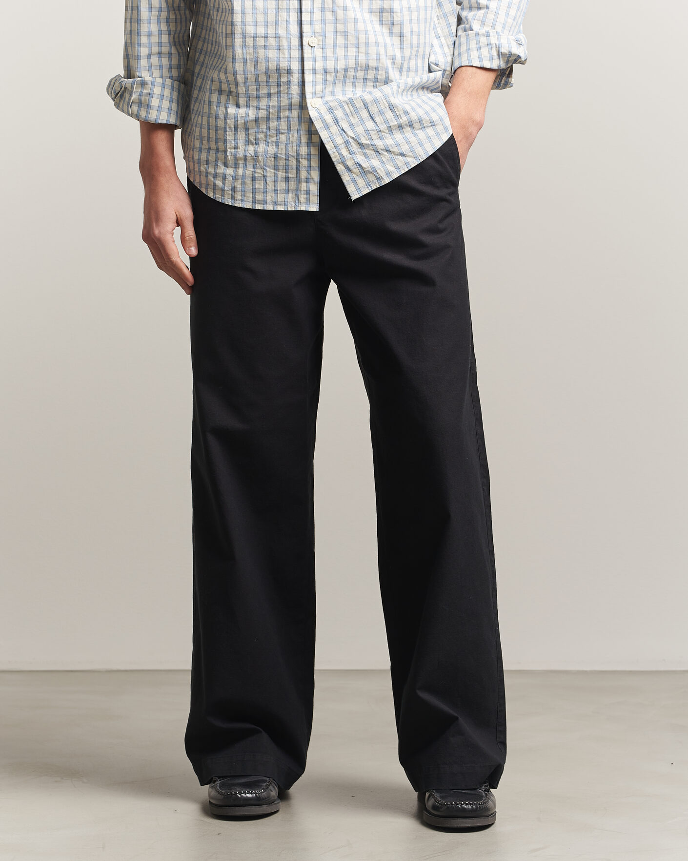 Men | Trousers | A.P.C. | Lou Cotton/Linen Drawstring Trousers Faded Black
