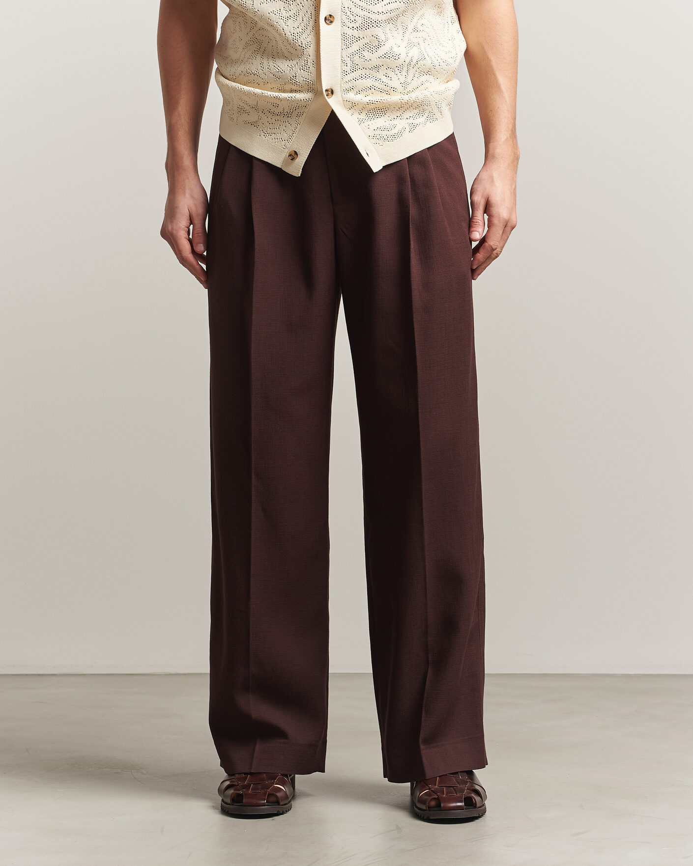 Men | Trousers | Drôle de Monsieur | Viscose Pleated Trousers Brown
