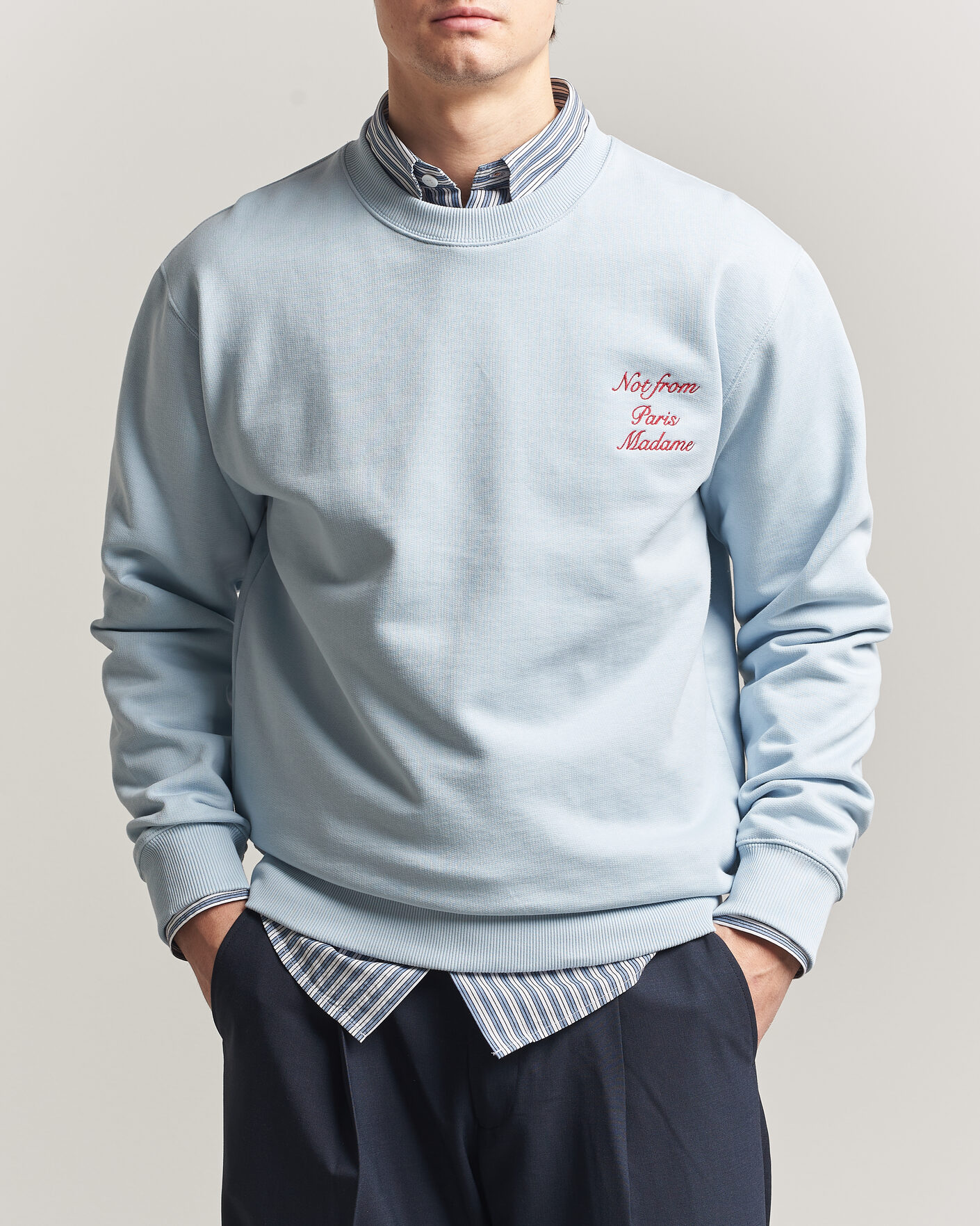 Men | Sweaters & Knitwear | Drôle de Monsieur | Slogan Cursive Sweatshirt Light Blue
