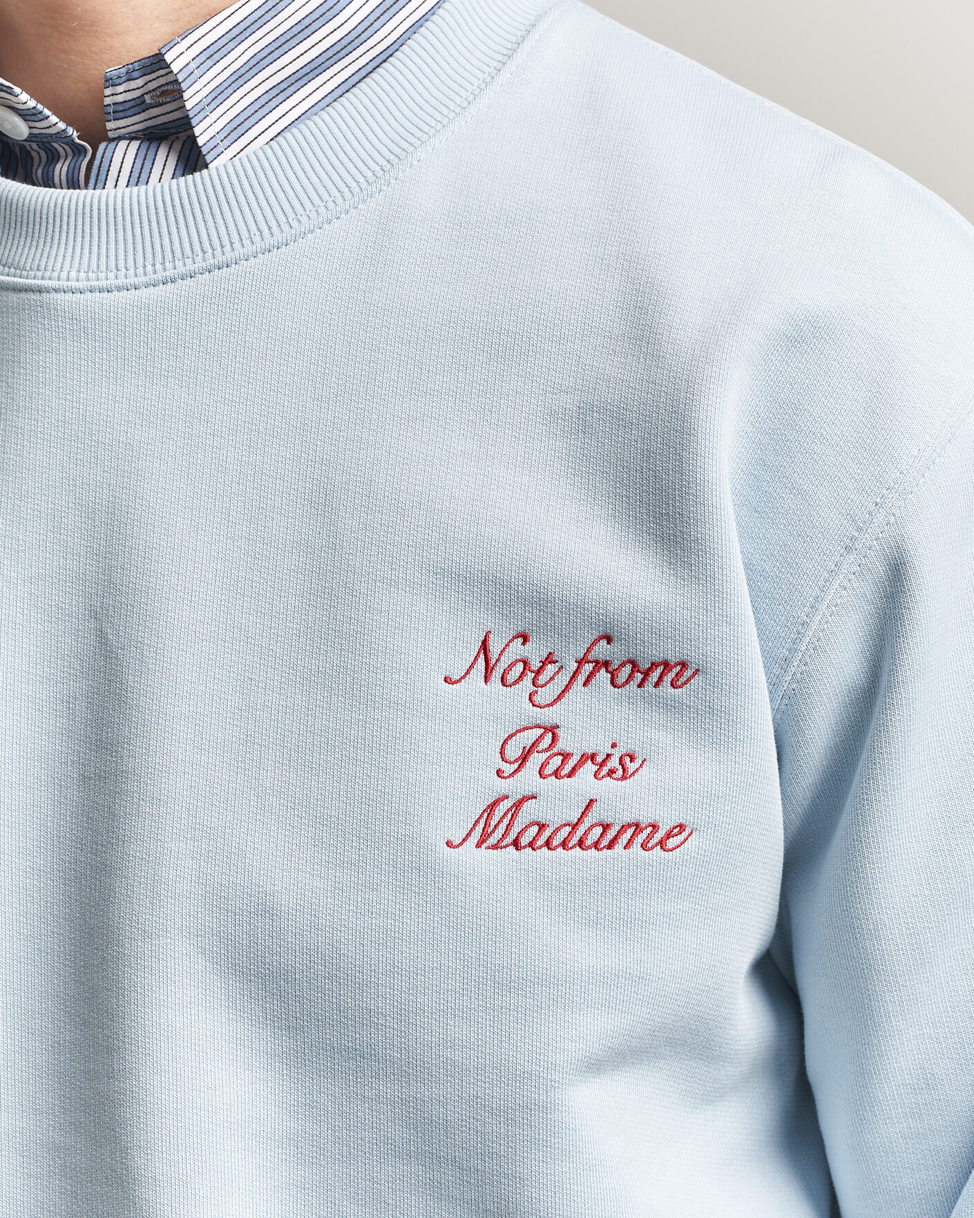 Men | Sweaters & Knitwear | Drôle de Monsieur | Slogan Cursive Sweatshirt Light Blue