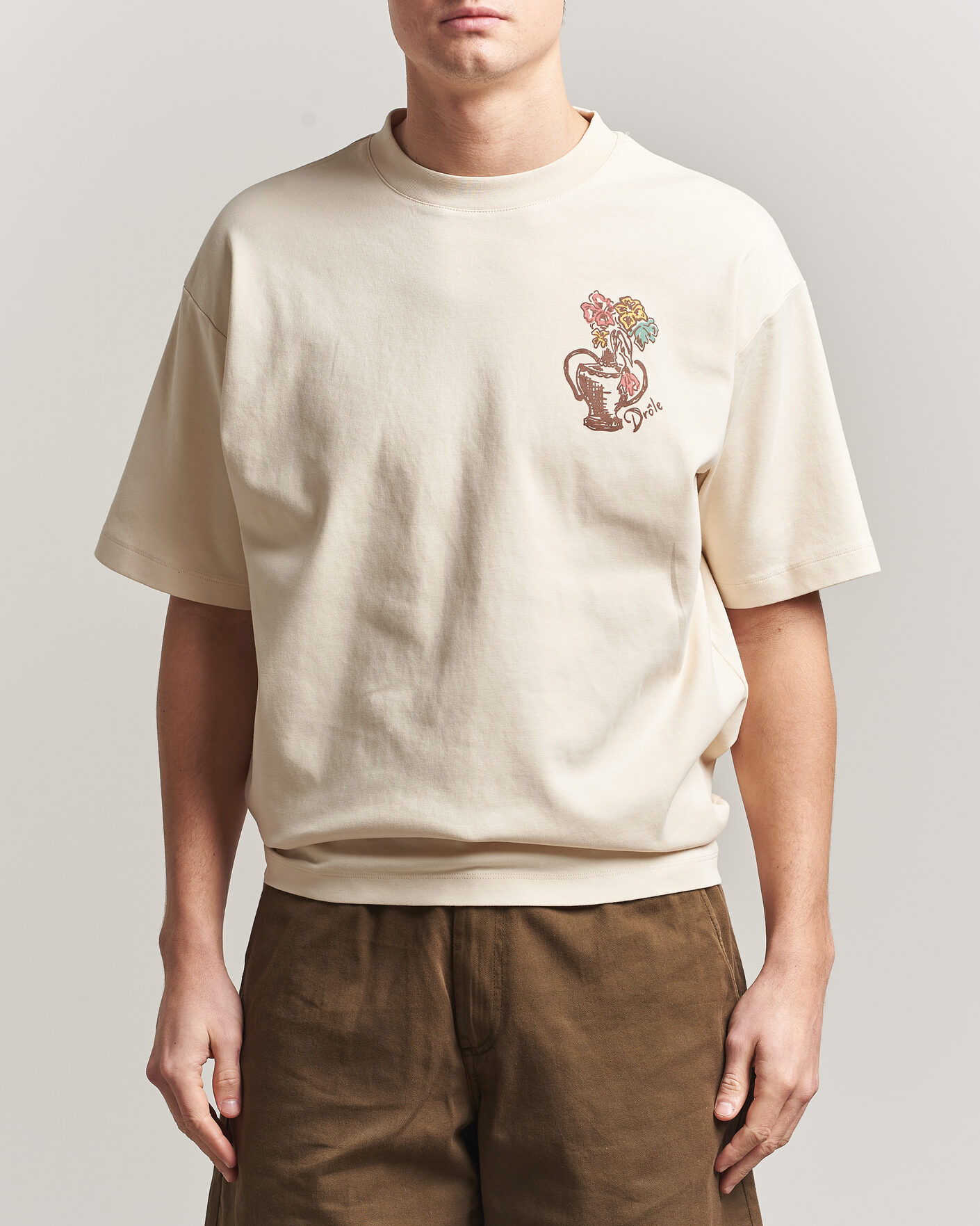 Drôle de Monsieur Vase Havana T-Shirt Sand at CareOfCarl.com